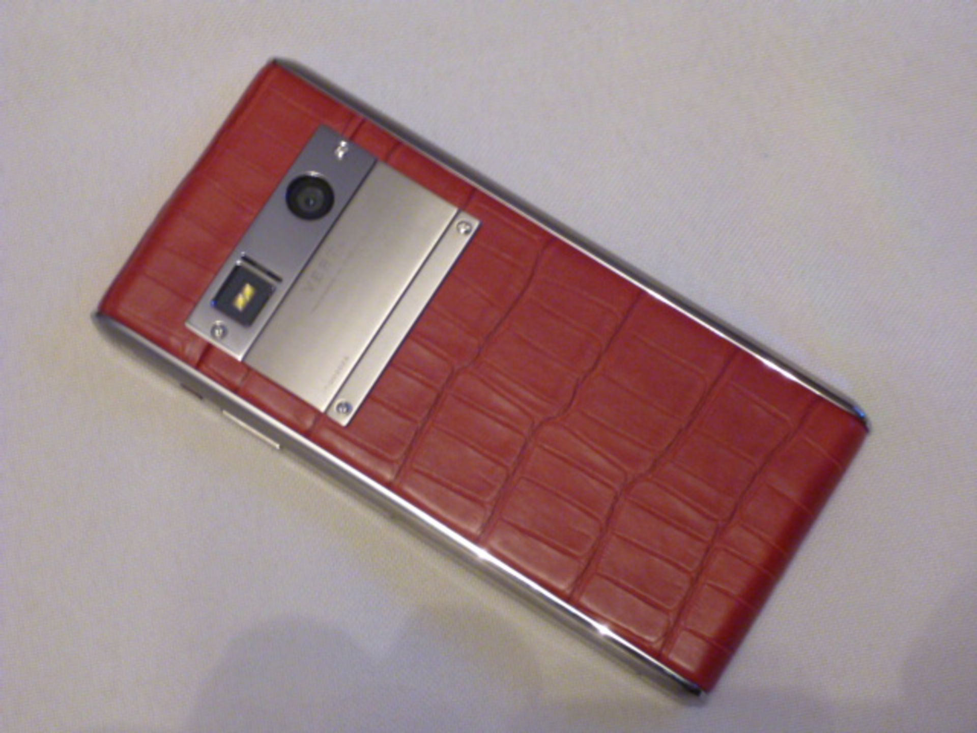 Vertu Aster Touch Phone, Red Alligator with Diamonds. S/N 1T-003025. Comes with Sales Pack, Charging - Bild 3 aus 3