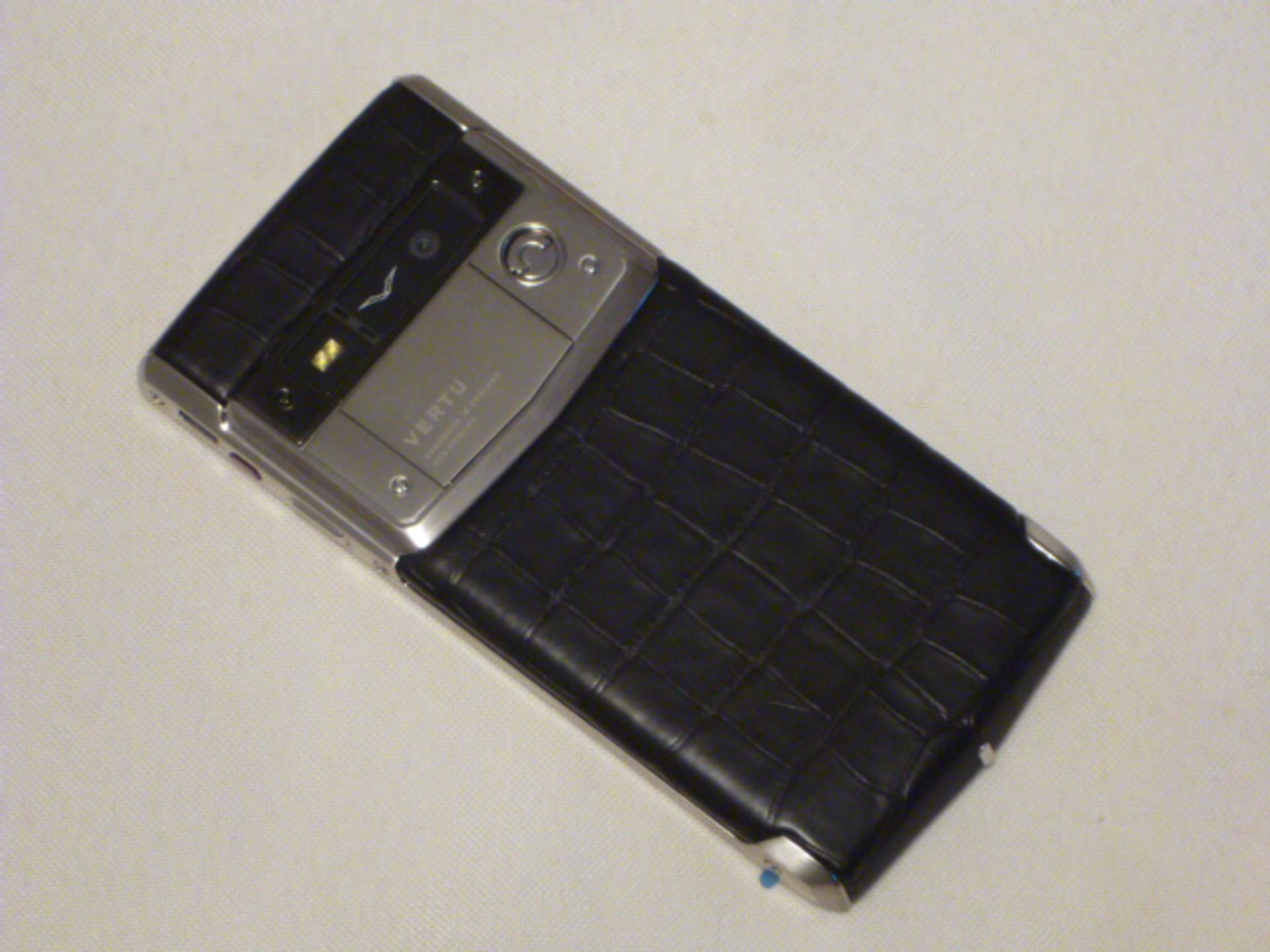 Vertu Signature Touch, Black Alligator. S/N EMX-006336. Comes with Sales Pack & Charging - Image 2 of 2