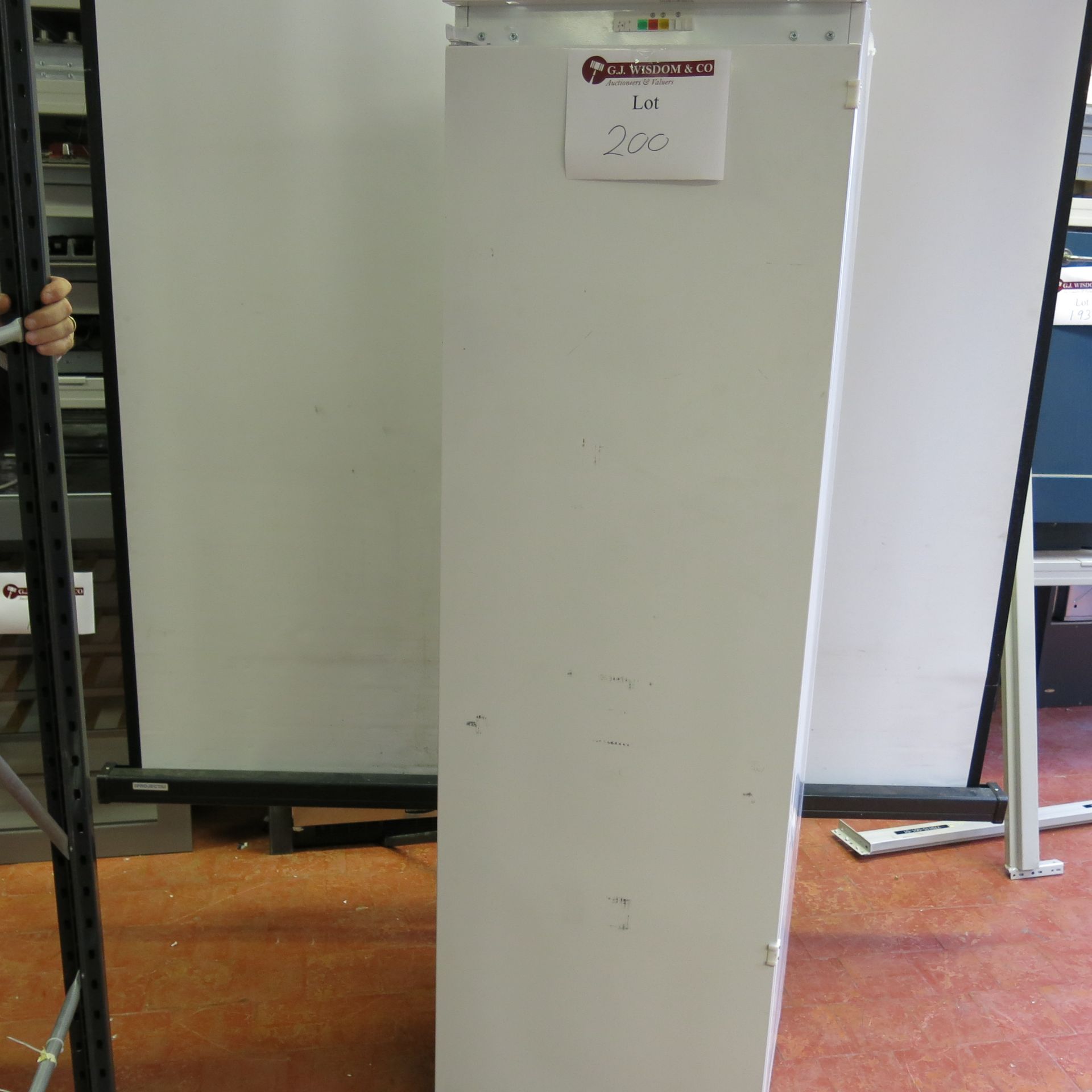 CDA Integrated Freezer, Model FW880/N. Size (H)178cm. Comes with Instruction Manual. Ex Display.