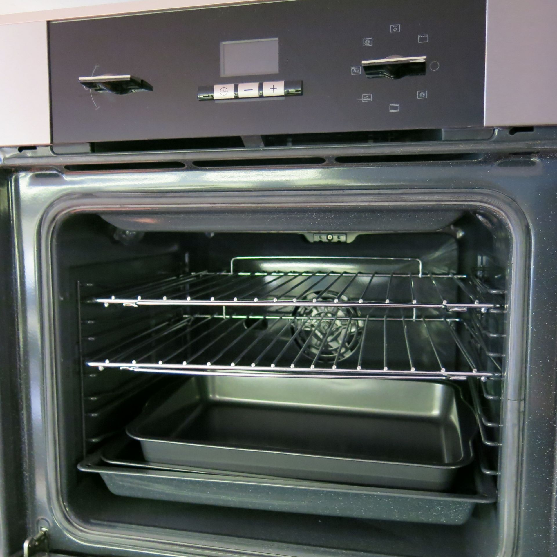 De Dietrich Integrated Stainless Steel Electric Single Oven, Model DOE705X. Ex Display with - Image 3 of 4