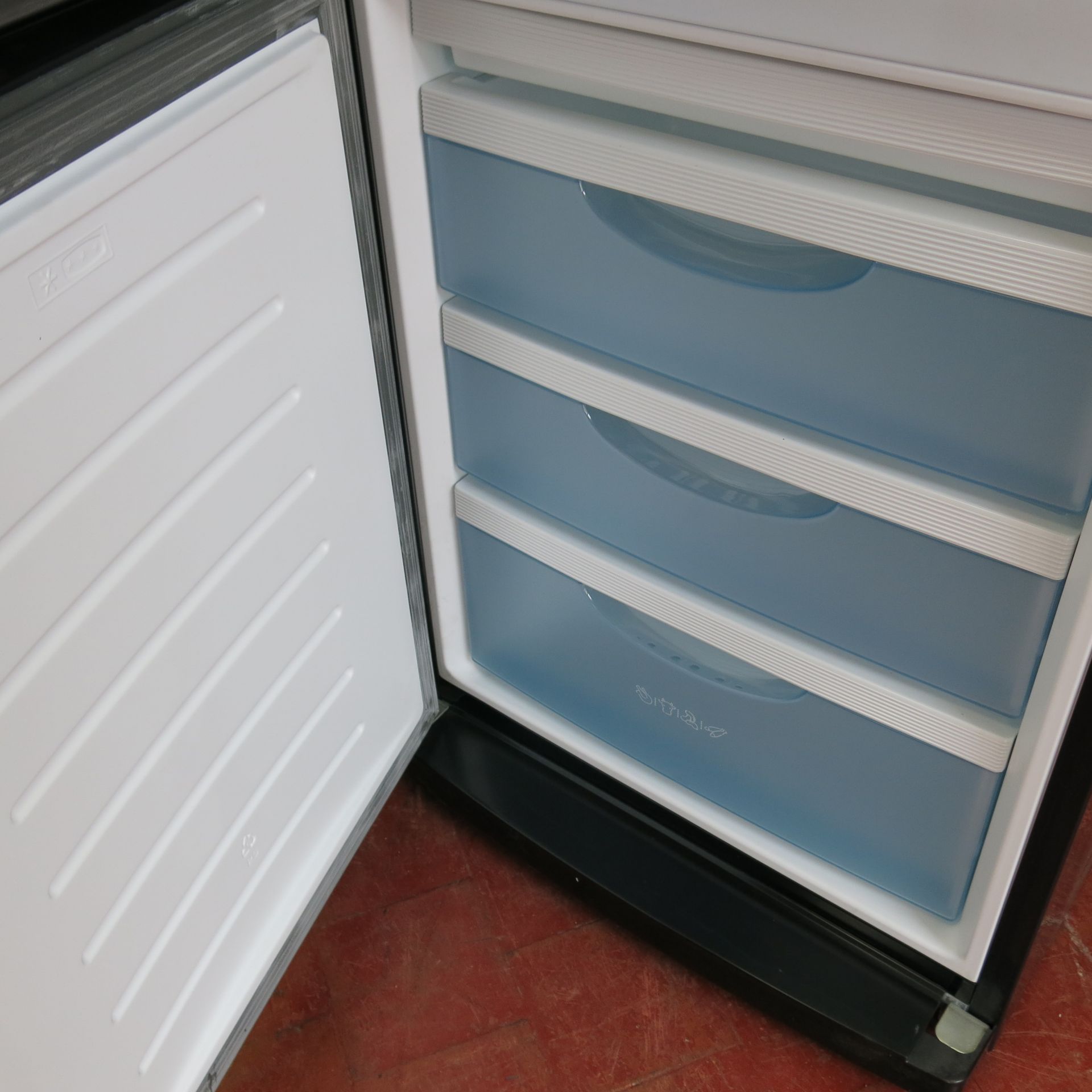 Baumatic Fridge/Freezer In Black, Model BF340BL. Size (H) 175cm. Comes with Instruction Manual. Ex - Image 5 of 6