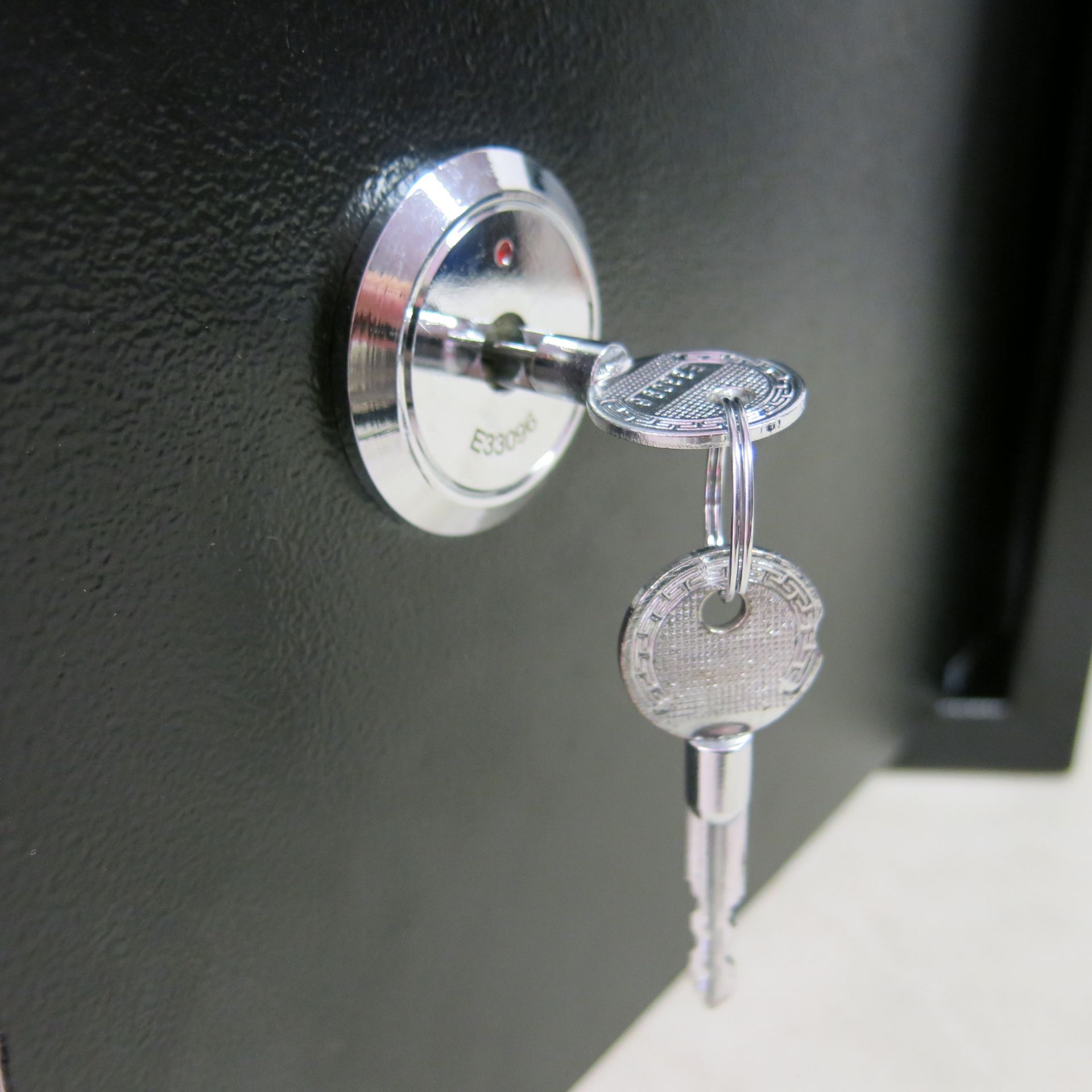 Metal Security Box 2 x keys. Size (W38cm x H30cm x D30cm) - Image 3 of 3