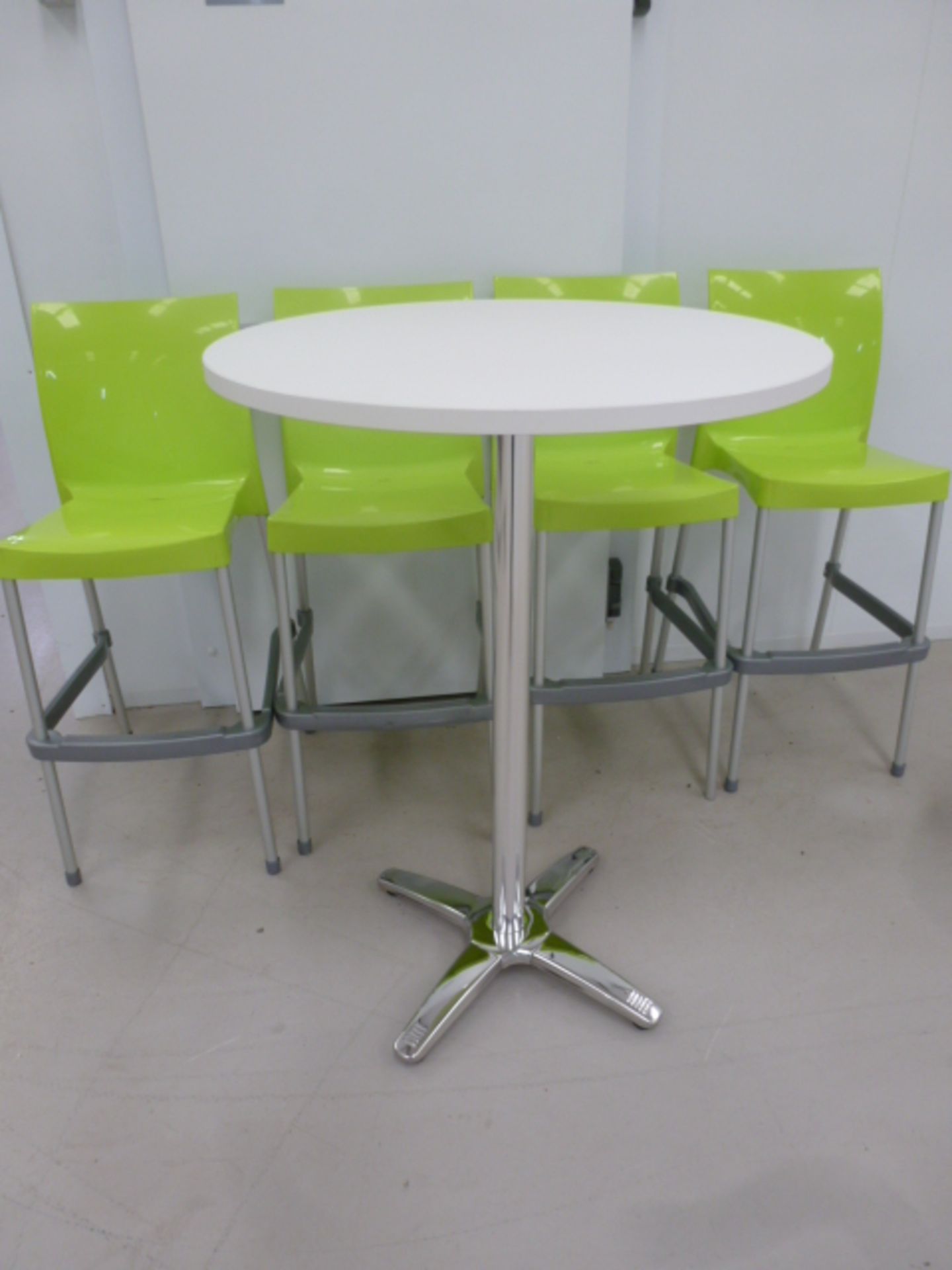 White Round Top Table (Dia 80cm x H 12cm) on Chrome Base with 4 x Plastic Lime Green Stools - Image 2 of 4