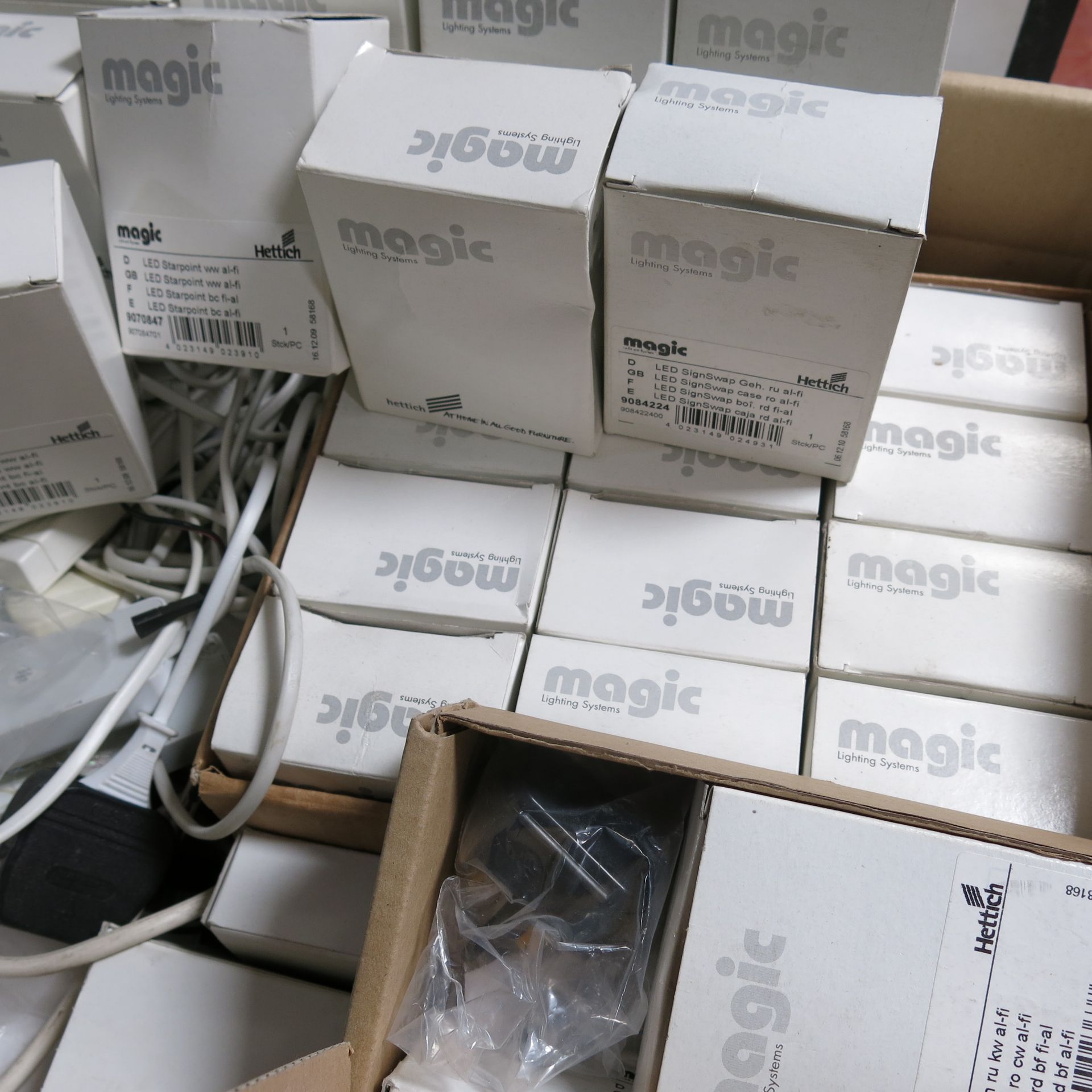 2 x Boxes of Assorted Kitchen Lights to Include: Magic, Saxby & Sensio, Undercounter Led, - Image 7 of 8