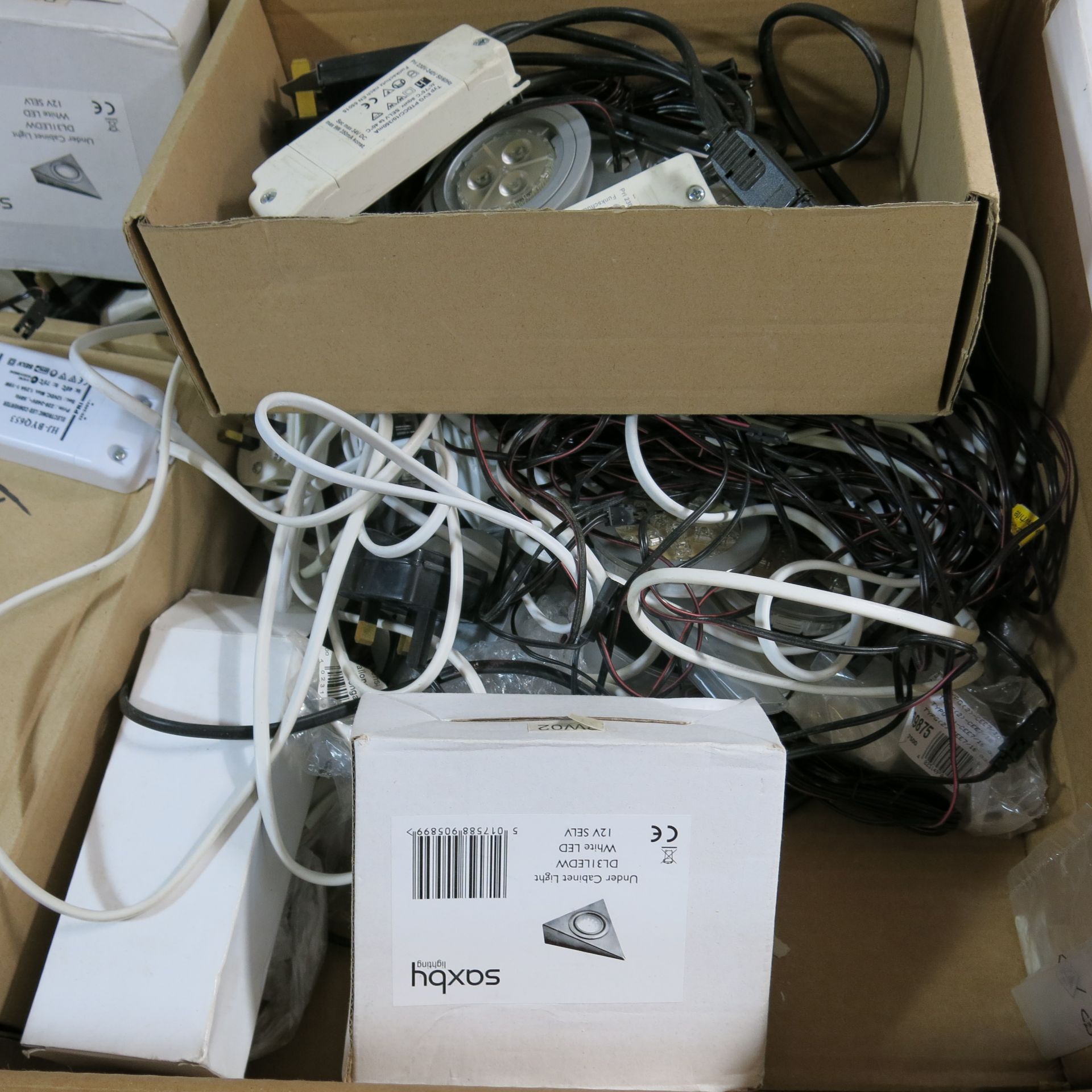 2 x Boxes of Assorted Kitchen Lights to Include: Magic, Saxby & Sensio, Undercounter Led, - Image 3 of 8