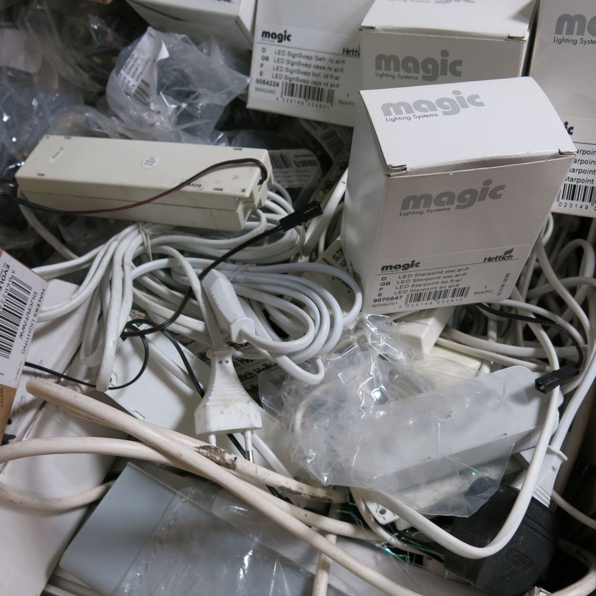 2 x Boxes of Assorted Kitchen Lights to Include: Magic, Saxby & Sensio, Undercounter Led, - Image 8 of 8
