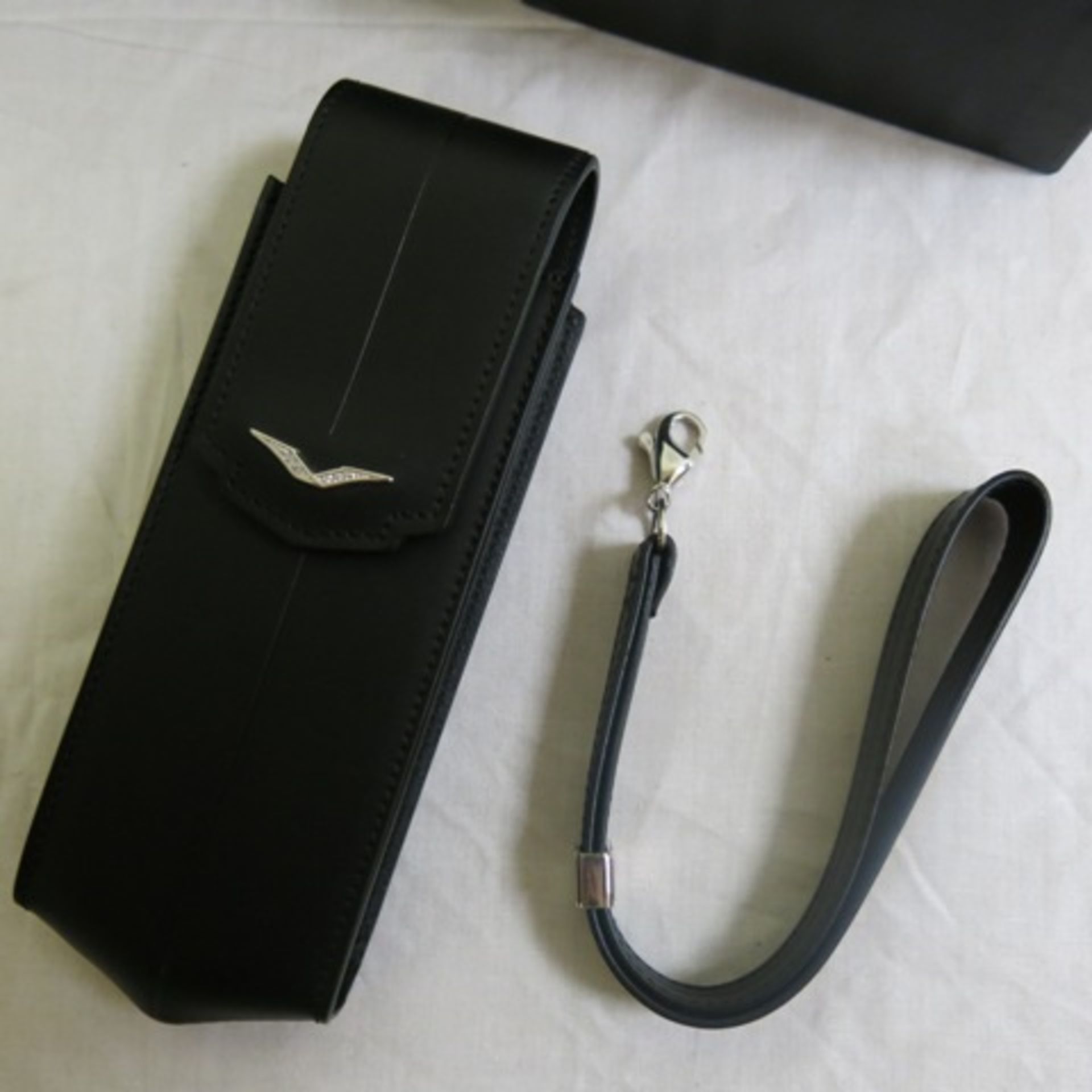 Vertu Signature S Vertical Black Leather Case CP332V with White Gold & Diamond V Logo & Lanyard. - Image 2 of 4