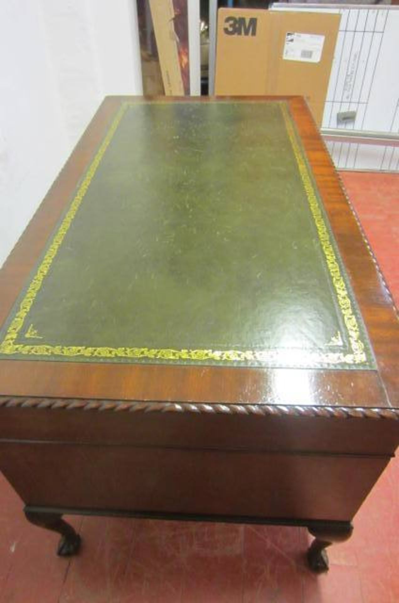 An Edwardian Mahogany, Double Pedestal Desk with 7 Drawers & Leather Insert Top on Ball & Claw Feet. - Image 5 of 16