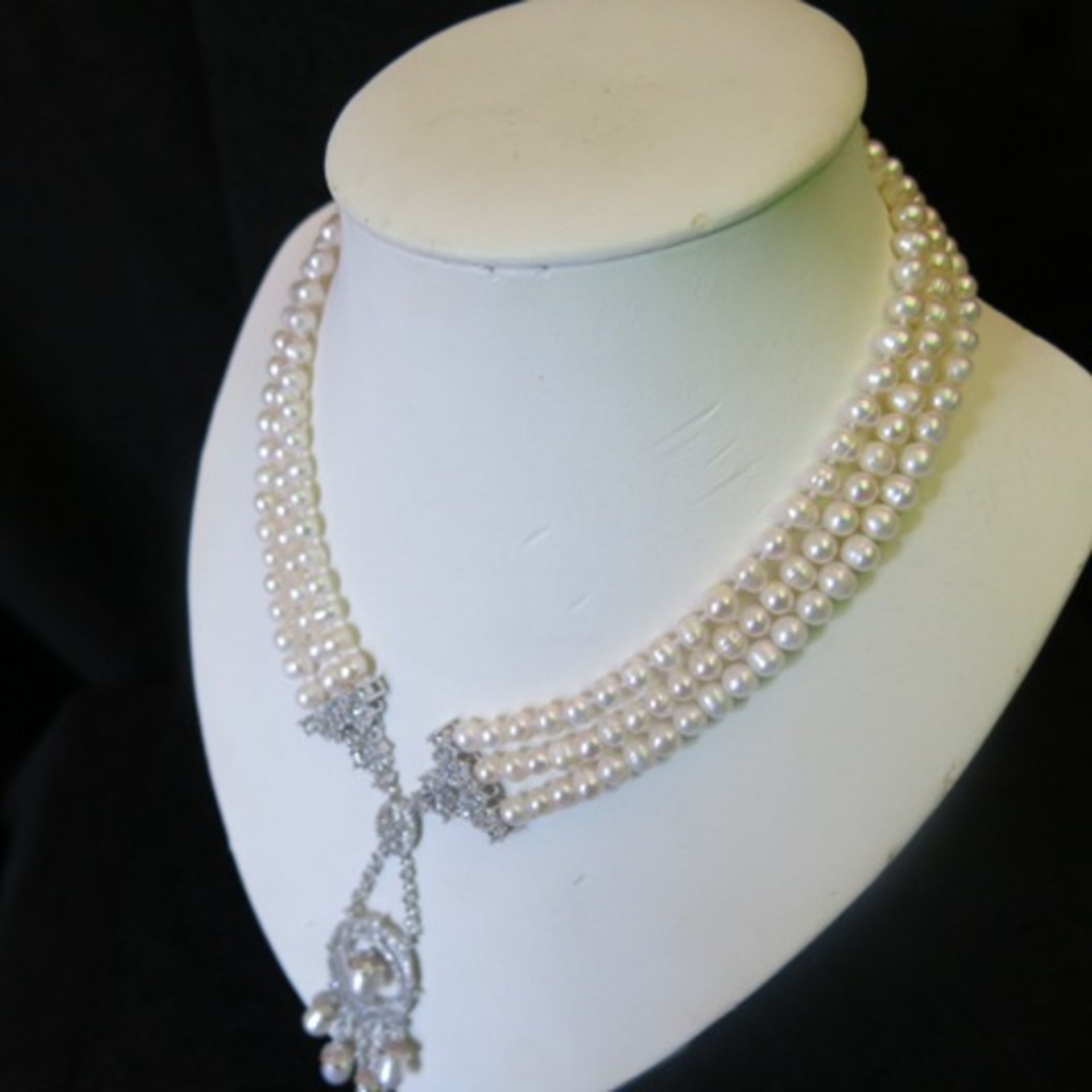 Triple Band Pearl Necklace (6mm) with Drop Centre with Clear Stones and White Metal & Pearls. RRP £ - Image 4 of 4