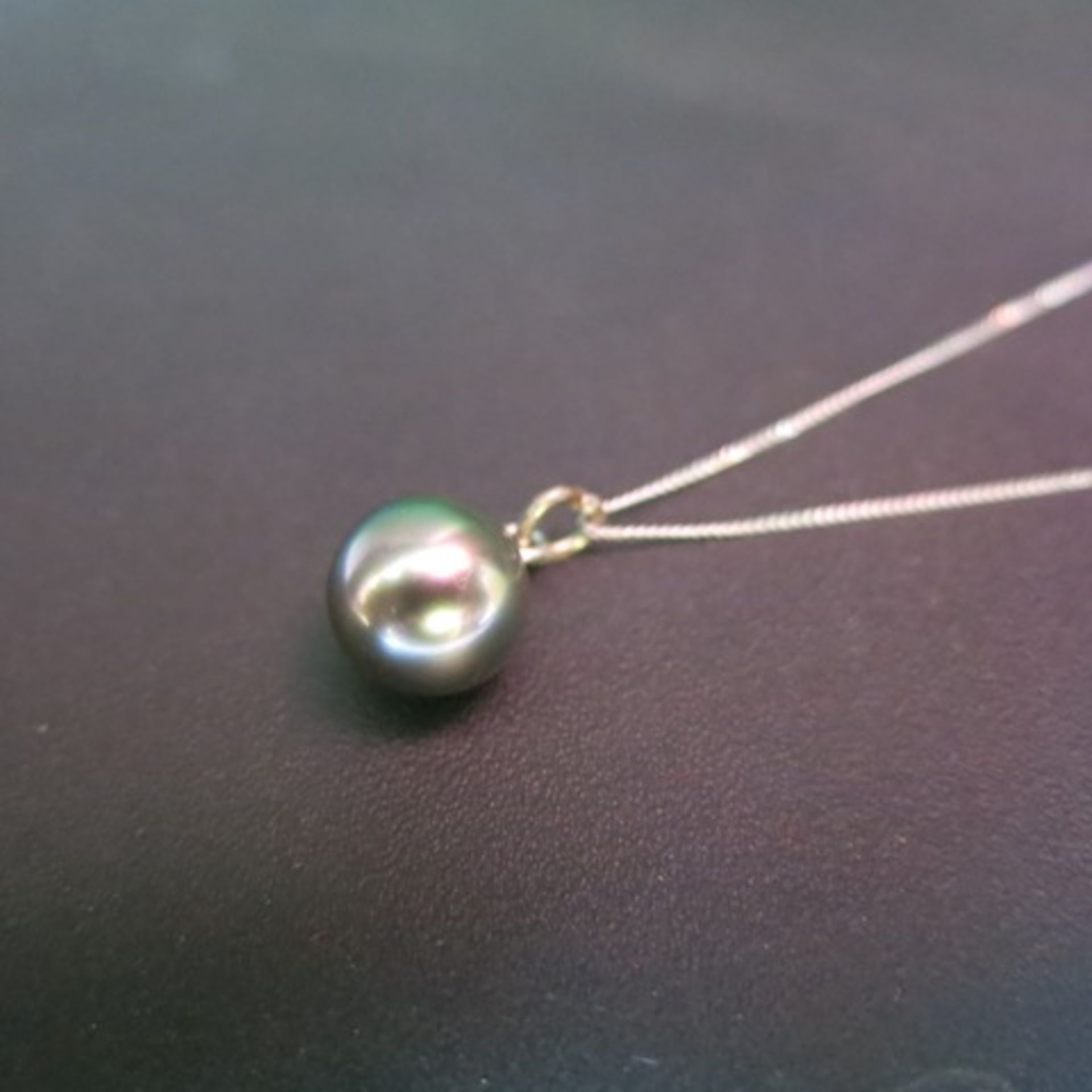 Tahitian 9mm Black Pearl Necklace with 21ct (875) White Gold Chain. RRP £1096.00 - Image 3 of 3