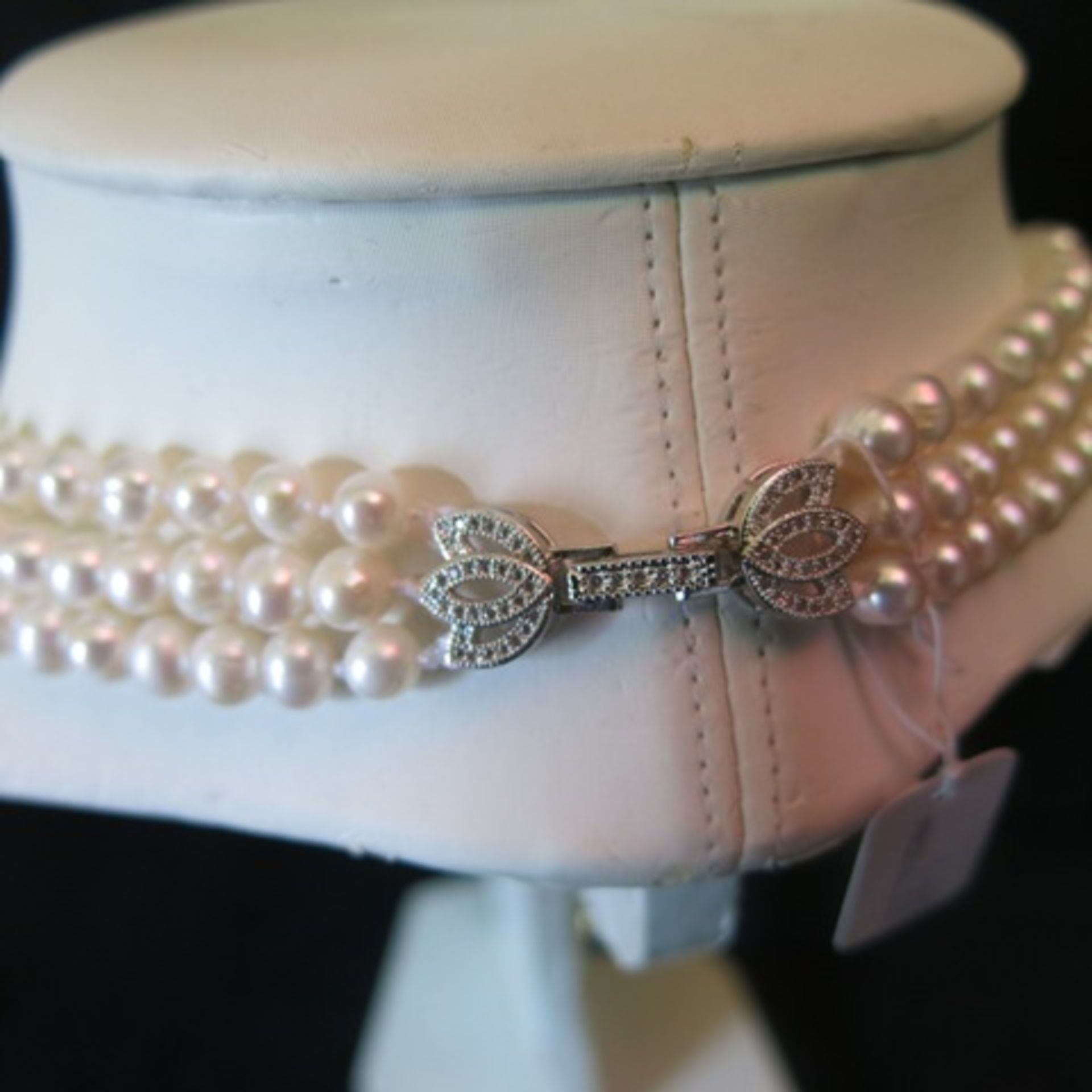 Triple Band Pearl Necklace (6mm) with Drop Centre with Clear Stones and White Metal & Pearls. RRP £ - Image 3 of 4