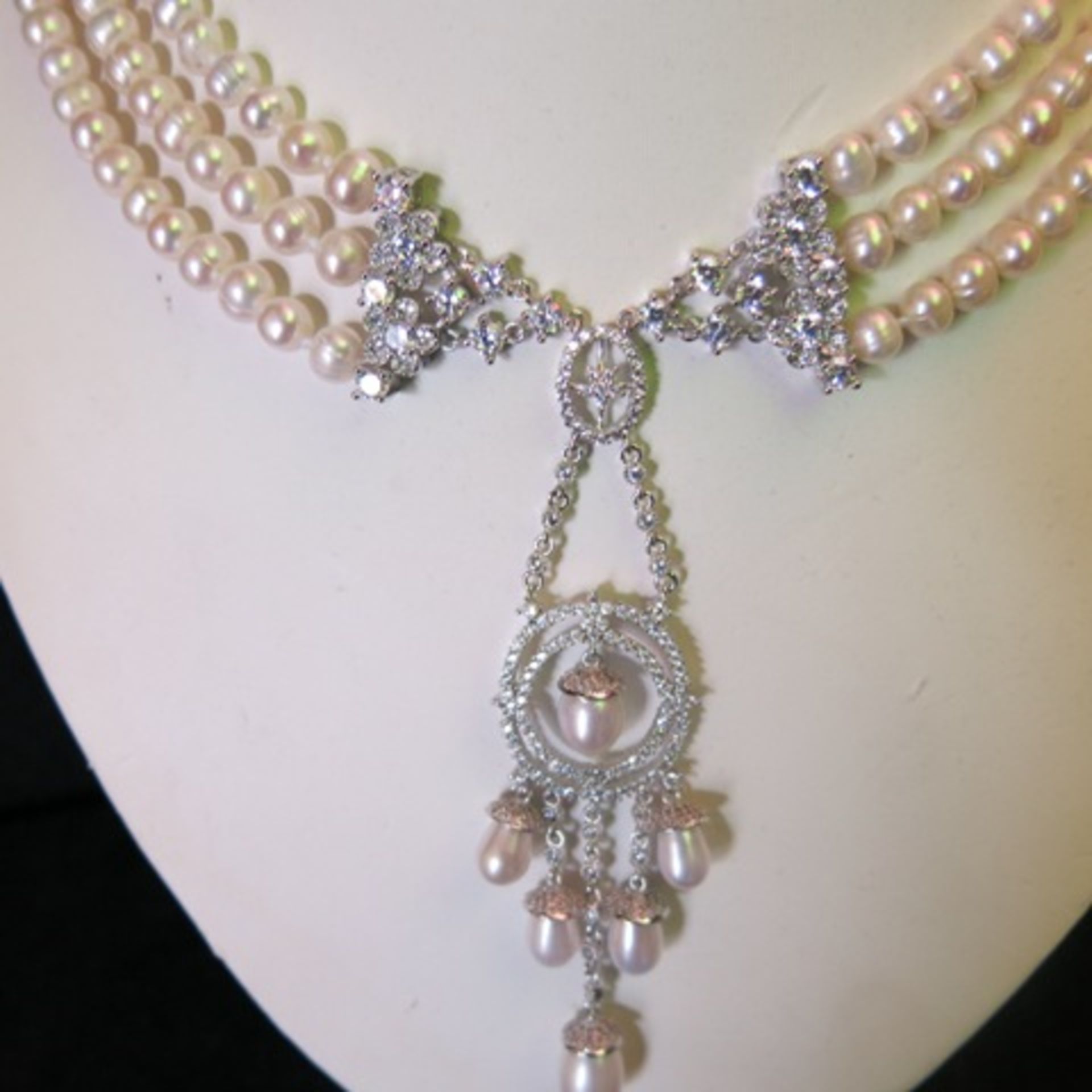 Triple Band Pearl Necklace (6mm) with Drop Centre with Clear Stones and White Metal & Pearls. RRP £ - Image 2 of 4