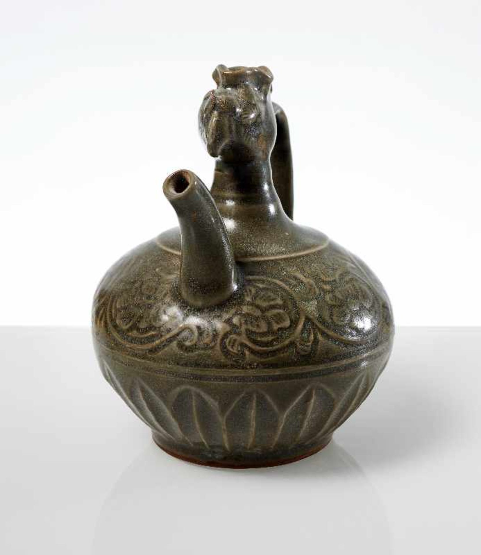 VASE MIT PHÖNIX-KOPF Steingut. China, möglicherweise Song- bis Yuan, ca. 13. bis 14. Jh. Kleine - Image 5 of 6