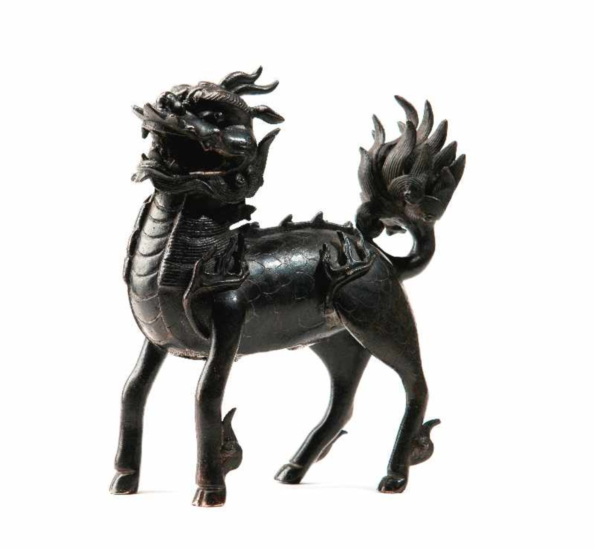 EINHORN QILINBronze. China, Ming-Dynastie, ca. 15. bis 16. JhEin großartig ausdrucksvolles "Einhorn"