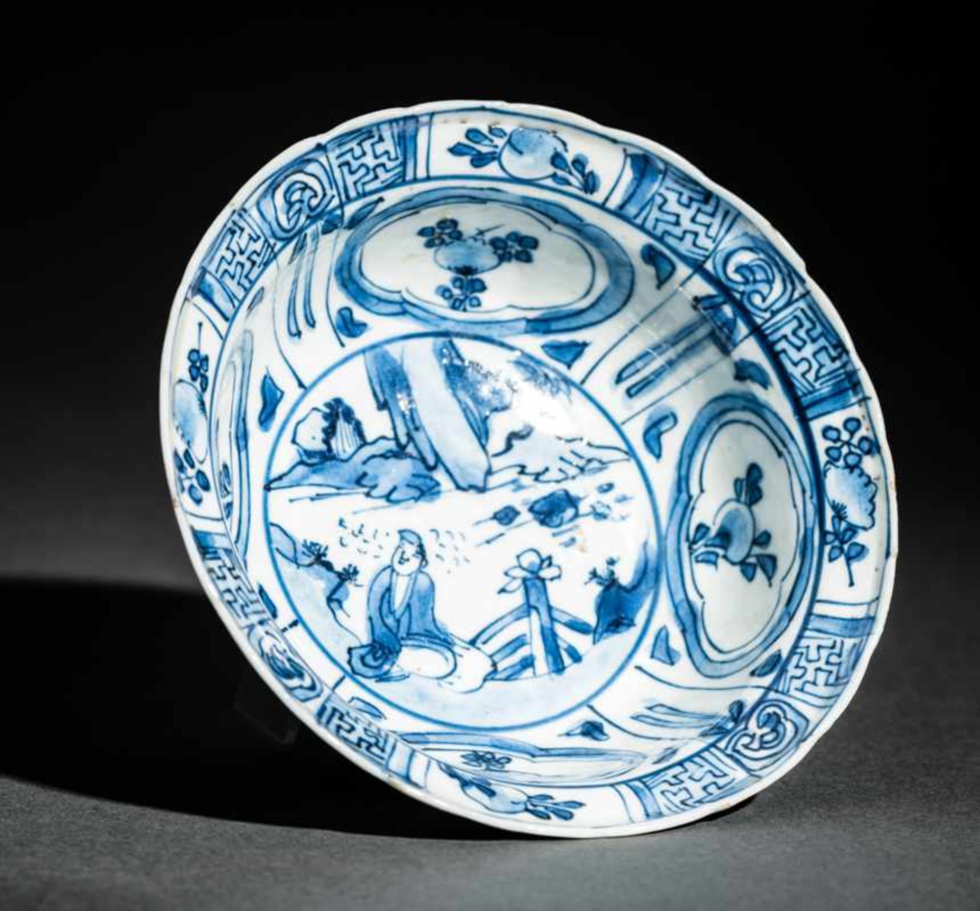 KLEINE SCHALE Blauweißes Porzellan, China. Ming-Dynastie, Wanli (1573 - 1619)Diese Schale trägt