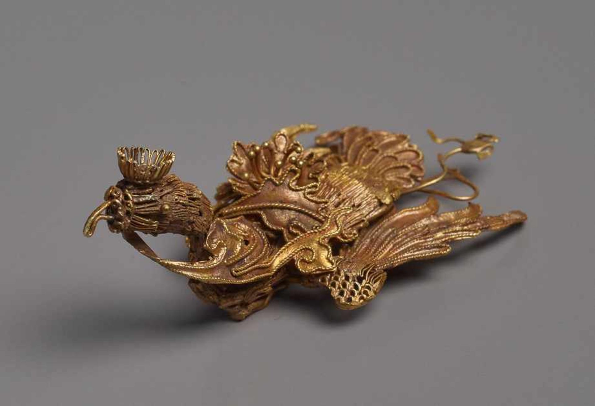 PHÖNIX Gold, China. Qing (1644 – 1911), möglicherweise älterAn diesem dicht gegliederten, in den - Image 5 of 5