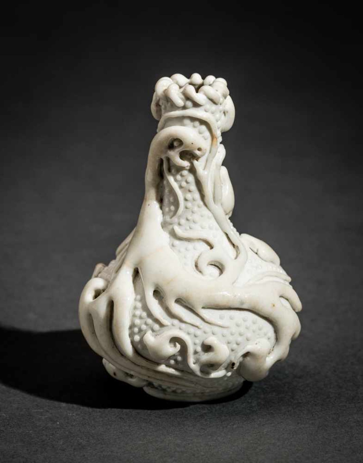 KLEINE VASE MIT PHÖNIX Glasierte Keramik, China. Qing (1644 – 1911)Ein sehr ansprechendes kleines