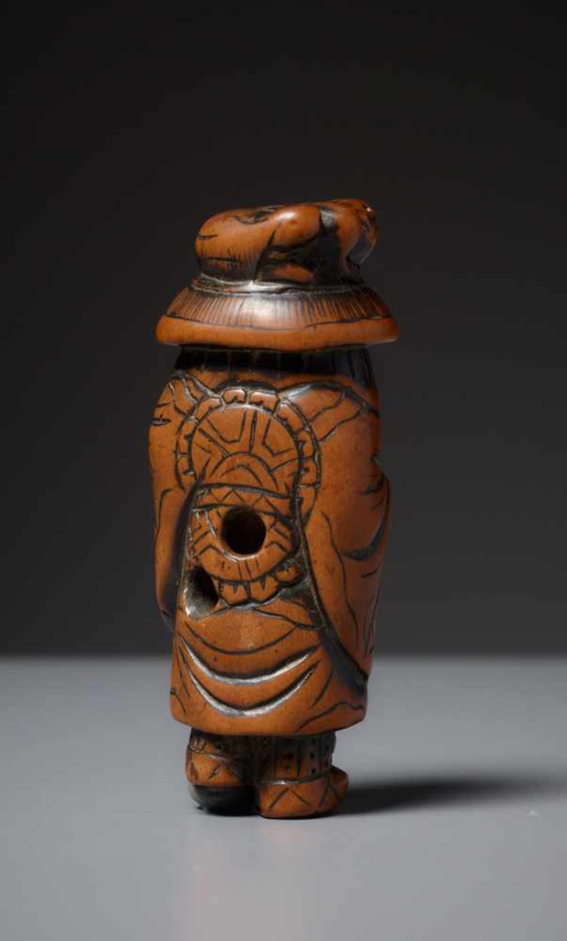 DER TEUFELJÄGER SHOKI Netsuke, Holz, Japan, um 1800 bis fr. 19. Jh.Ein kraftvolles altes Netsuke, - Image 3 of 5