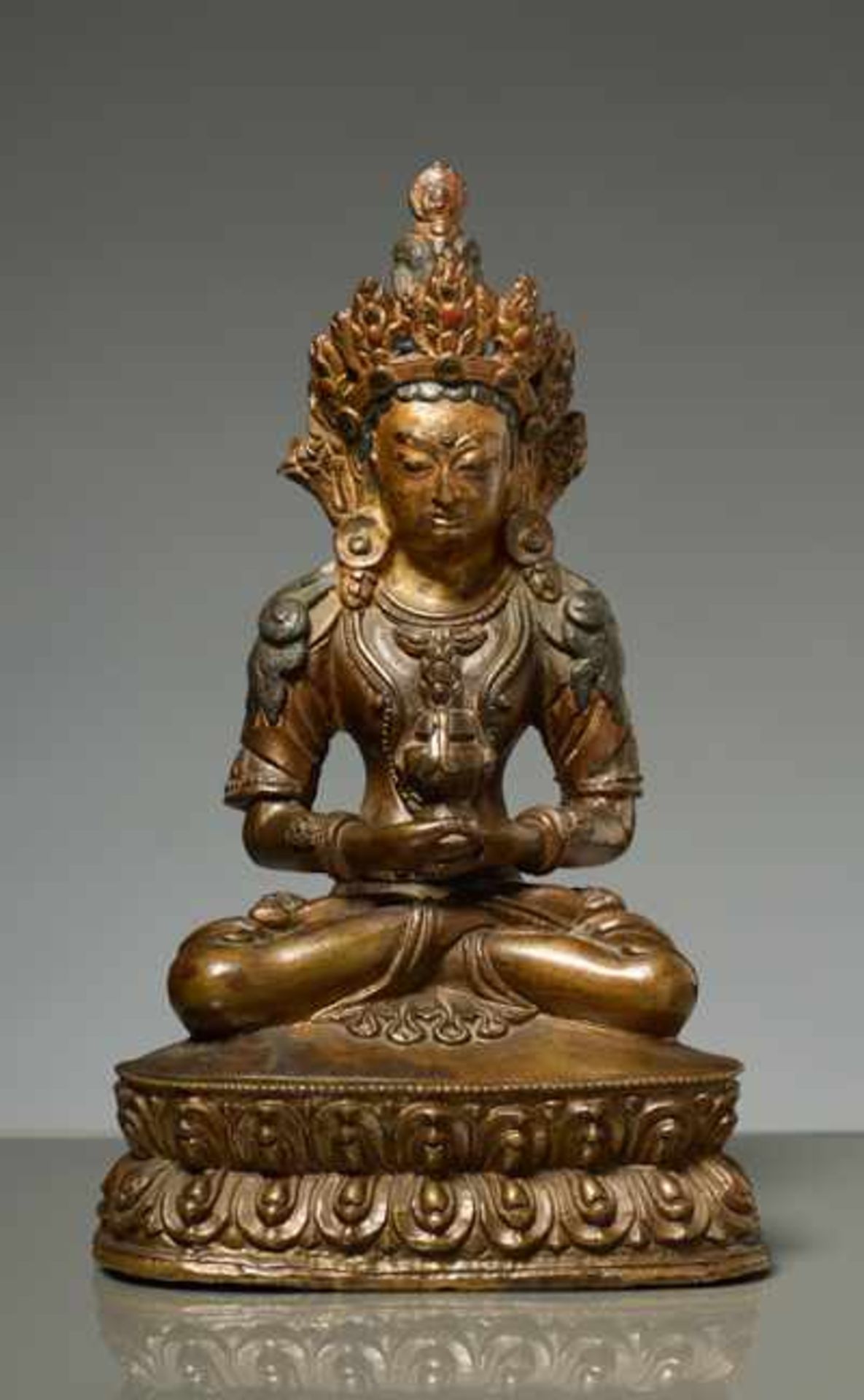 DER BUDDHA DES LANGEN LEBENS AMITAYUS Bronze mit Lackvergoldung, Tibet. 18. Jh.Amitayus ist eine