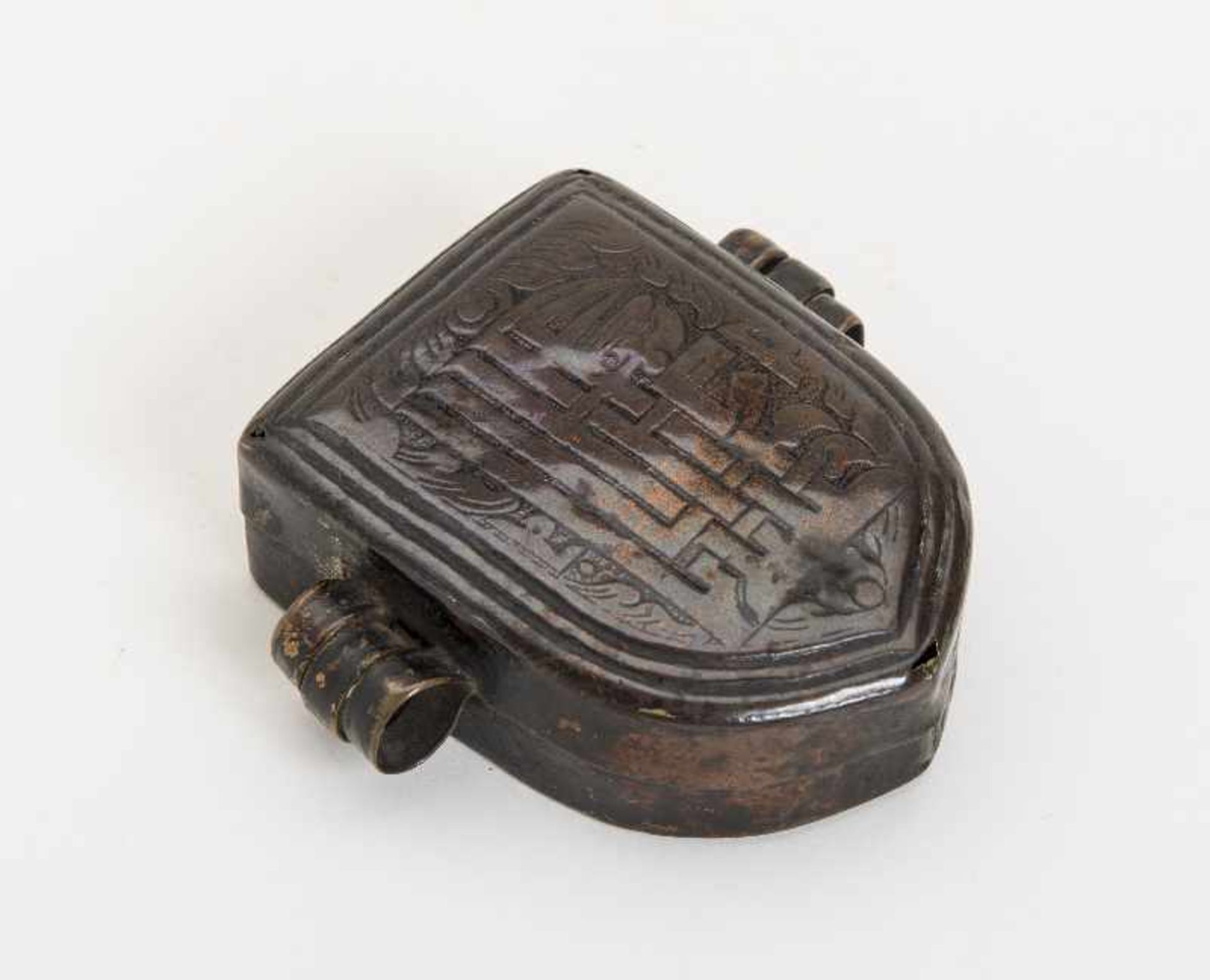 REISEGAU Kupferbronze. Tibet, 19. Jh. Ein Amulett-Behälter Gau, der auf Reisen mitgenommen wurde und - Image 3 of 4