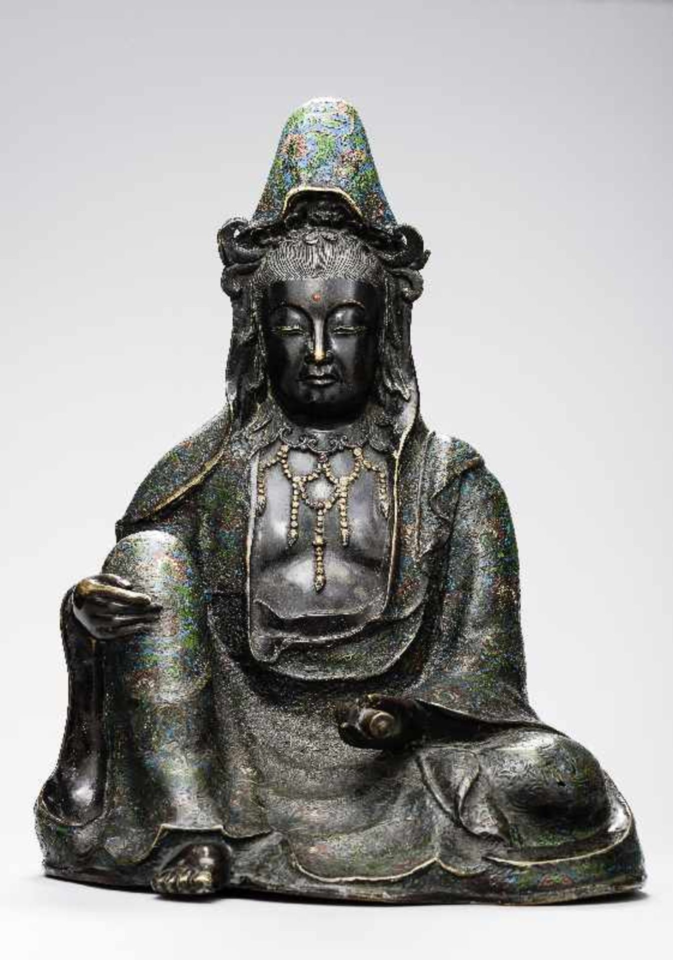 Sitzende Göttin GuanyinBronze. , 17. Jh Seltene große Darstellung des populären Bodhisattva