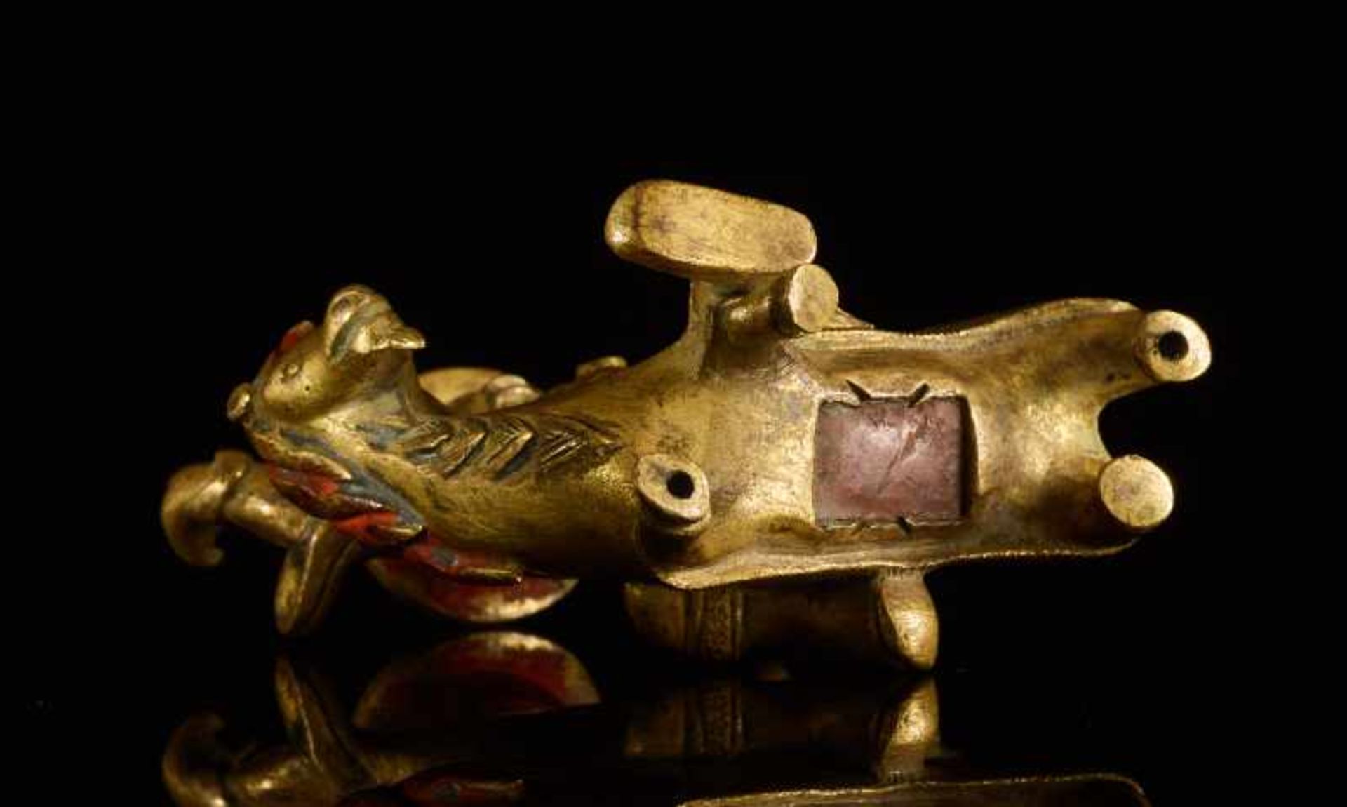 DAMCAN AUF ZIEGENBOCK Feuervergoldete Bronze. Tibet, 18. Jh. Sehr nette kleine, zur Gänze vergoldete - Image 6 of 6