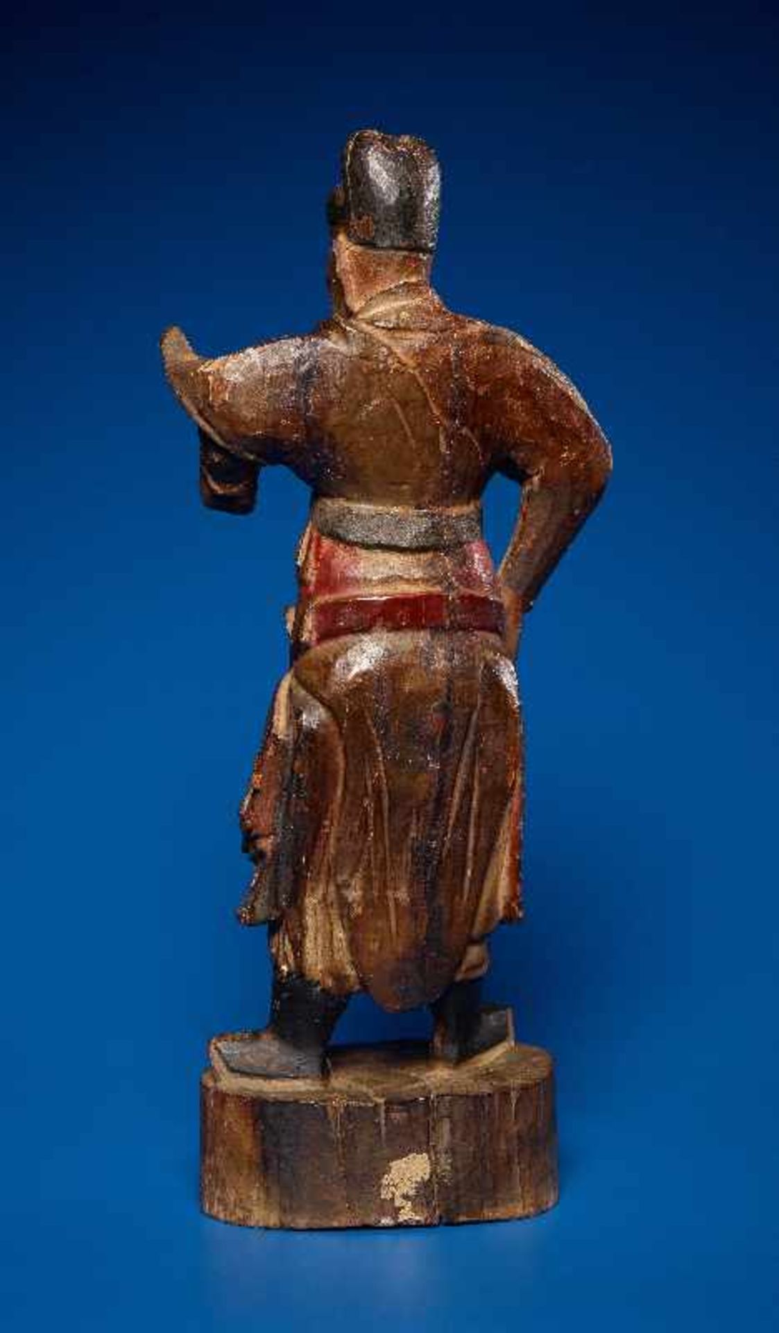 ZWEI GOTTHEITEN Holz mit Farben und Vergoldung. China, sp. Qing-Dynastie, 19. Jh. Zwei Figuren aus - Image 9 of 9