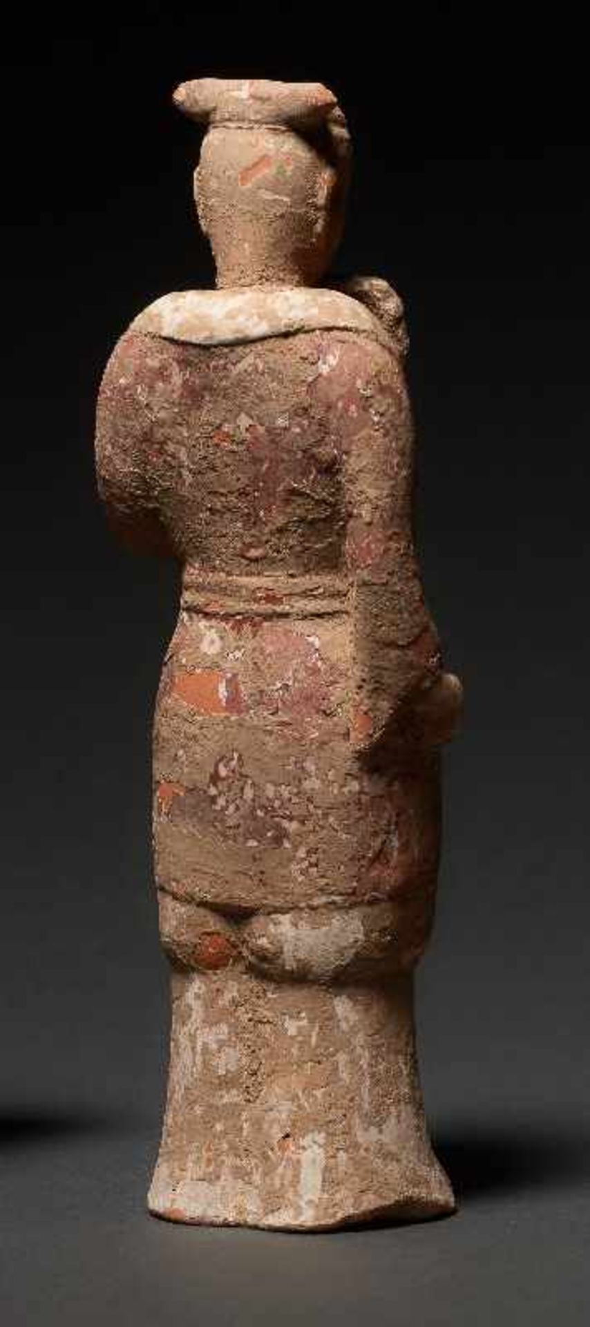 MUSIKANT Terrakotta mit Bemalung. China, Wei Dynasty (5th to 6th cent.) Eine seltene Figur aus einem - Image 3 of 5