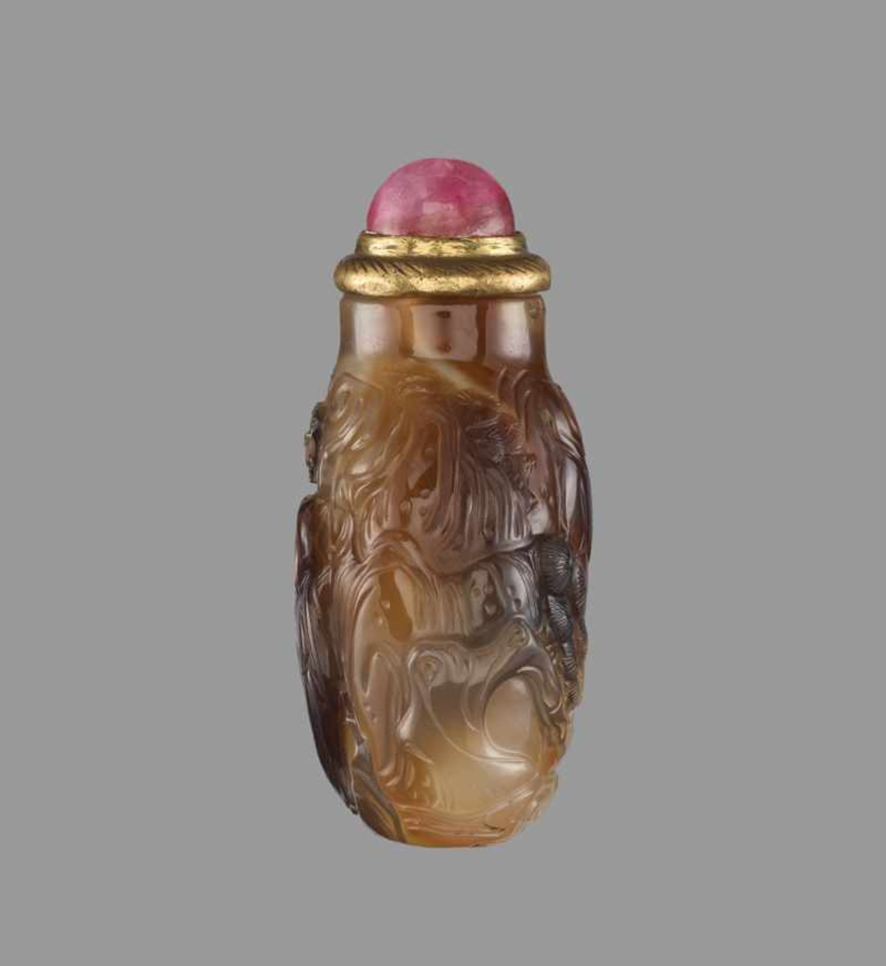 AN AGATE ‘BODHIDHARMA’ SNUFF BOTTLE, SUZHOU, SCHOOL OF ZHITING Agate, of various tones from - Image 3 of 6
