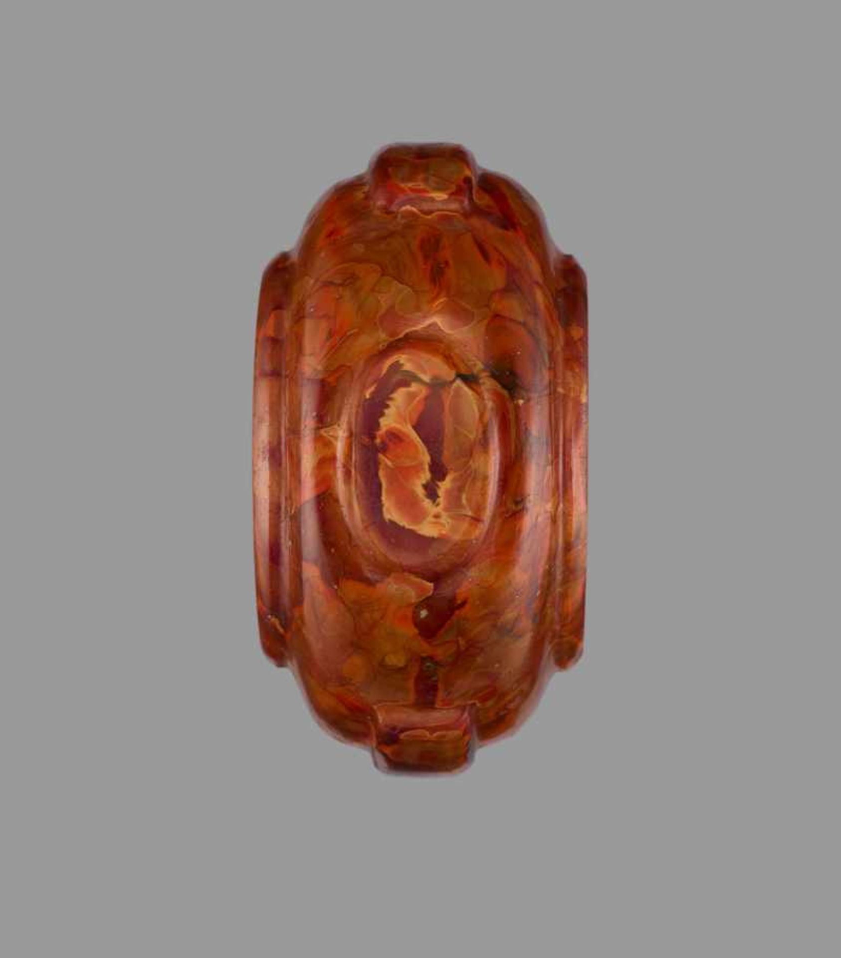 A ‘REALGAR’ GLASS SNUFF BOTTLE Opaque glass in imitation of realgar, with a color scheme typical for - Image 6 of 6