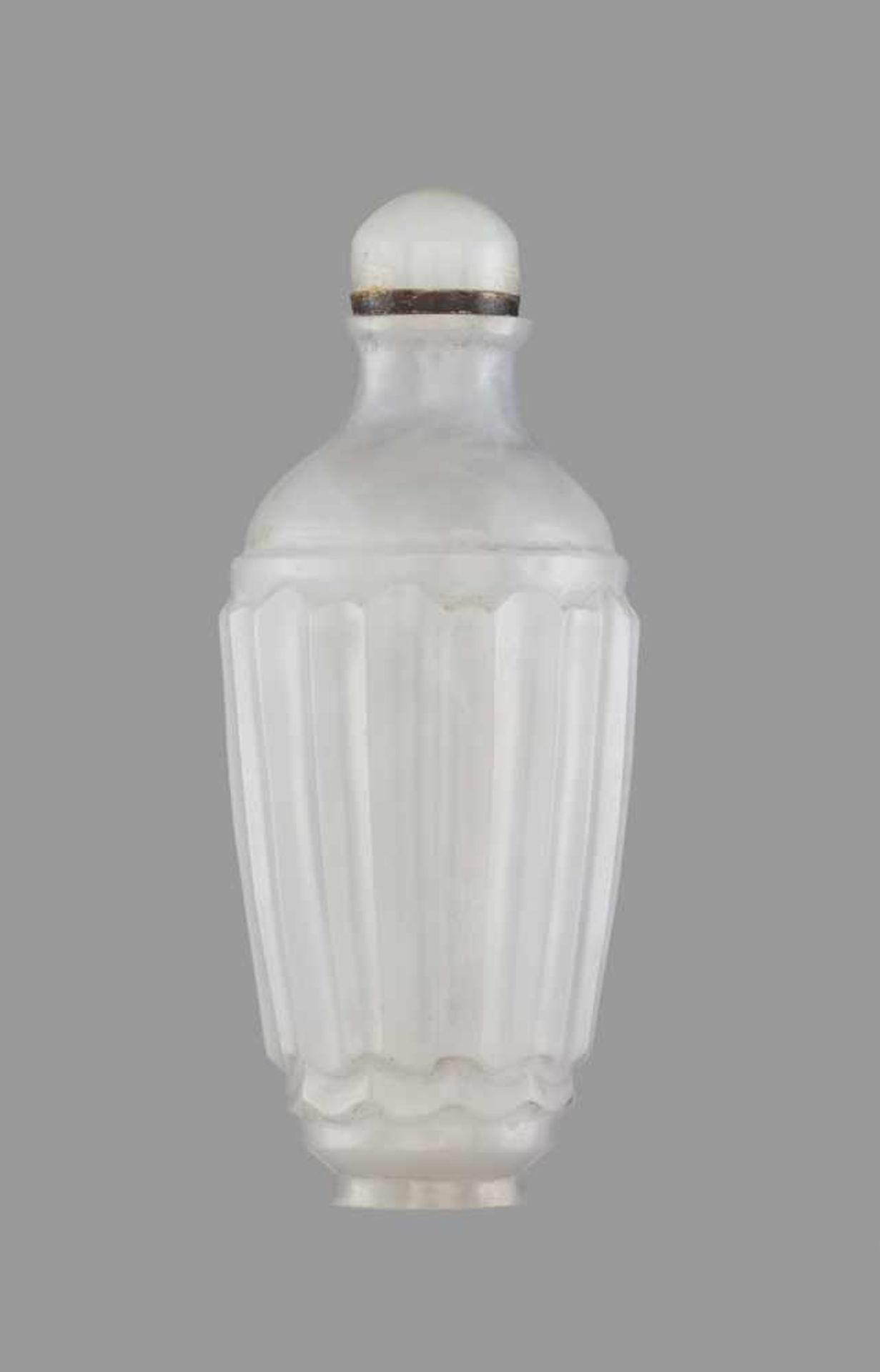 AN INSCRIBED WHITE JADE MUGHAL STYLE SNUFF BOTTLE White nephrite with greyish streaks, good even