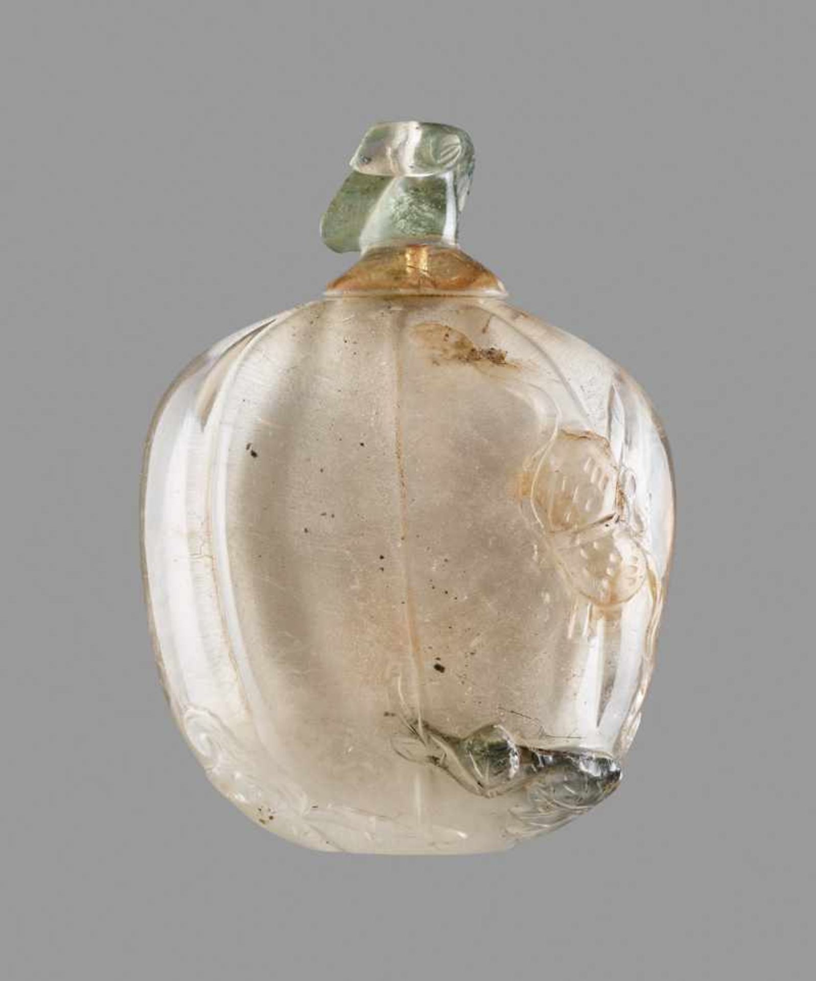 A CARVED ROCK CRYSTAL 'MELON & SQUIRREL' SNUFF BOTTLE, QING DYNASTY Rock crystal, of even - Bild 2 aus 7