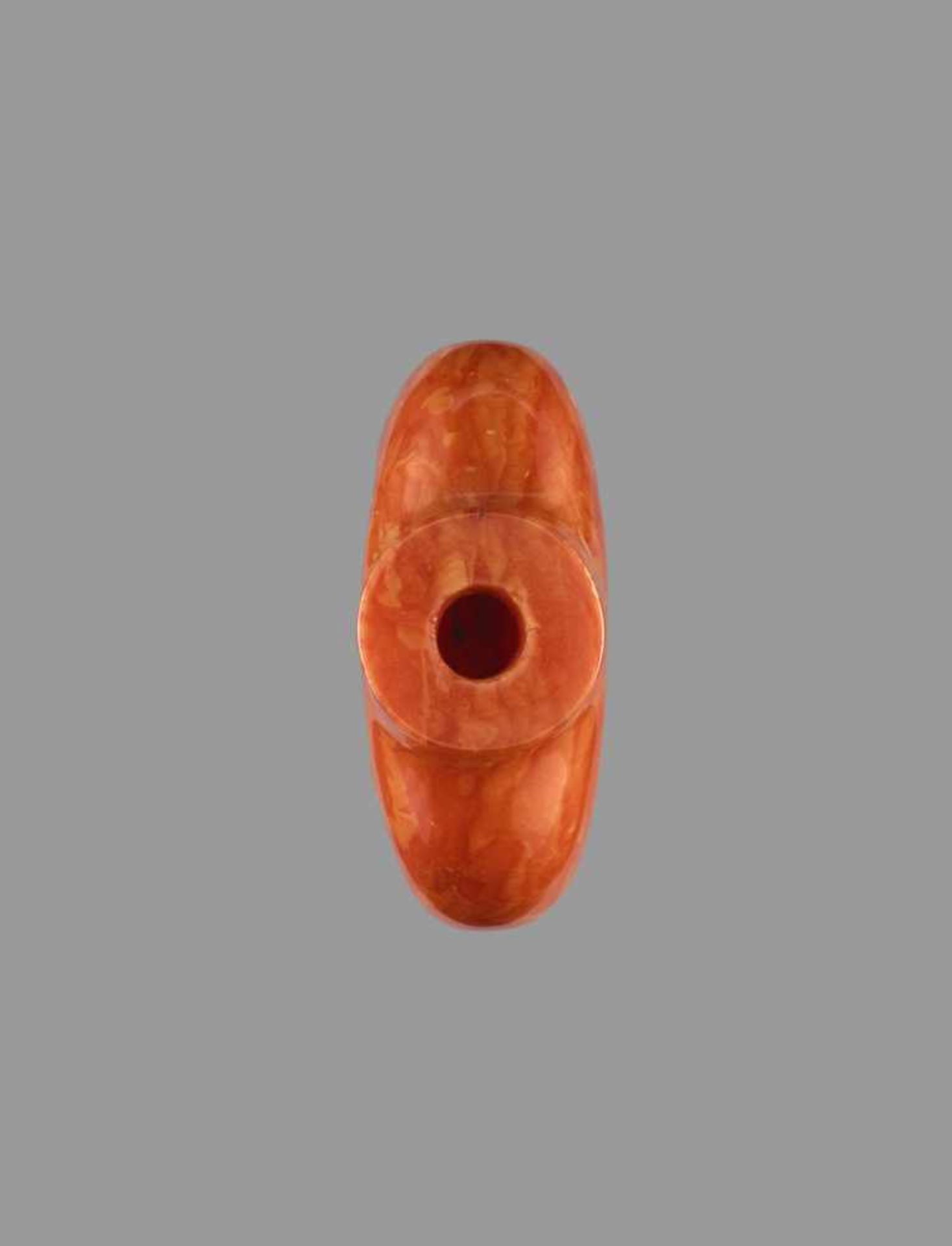 A BALTIC AMBER ‘QILONG’ SNUFF BOTTLE, QING DYNASTY Baltic amber, opaque, of intensive egg-yolk - Image 5 of 6