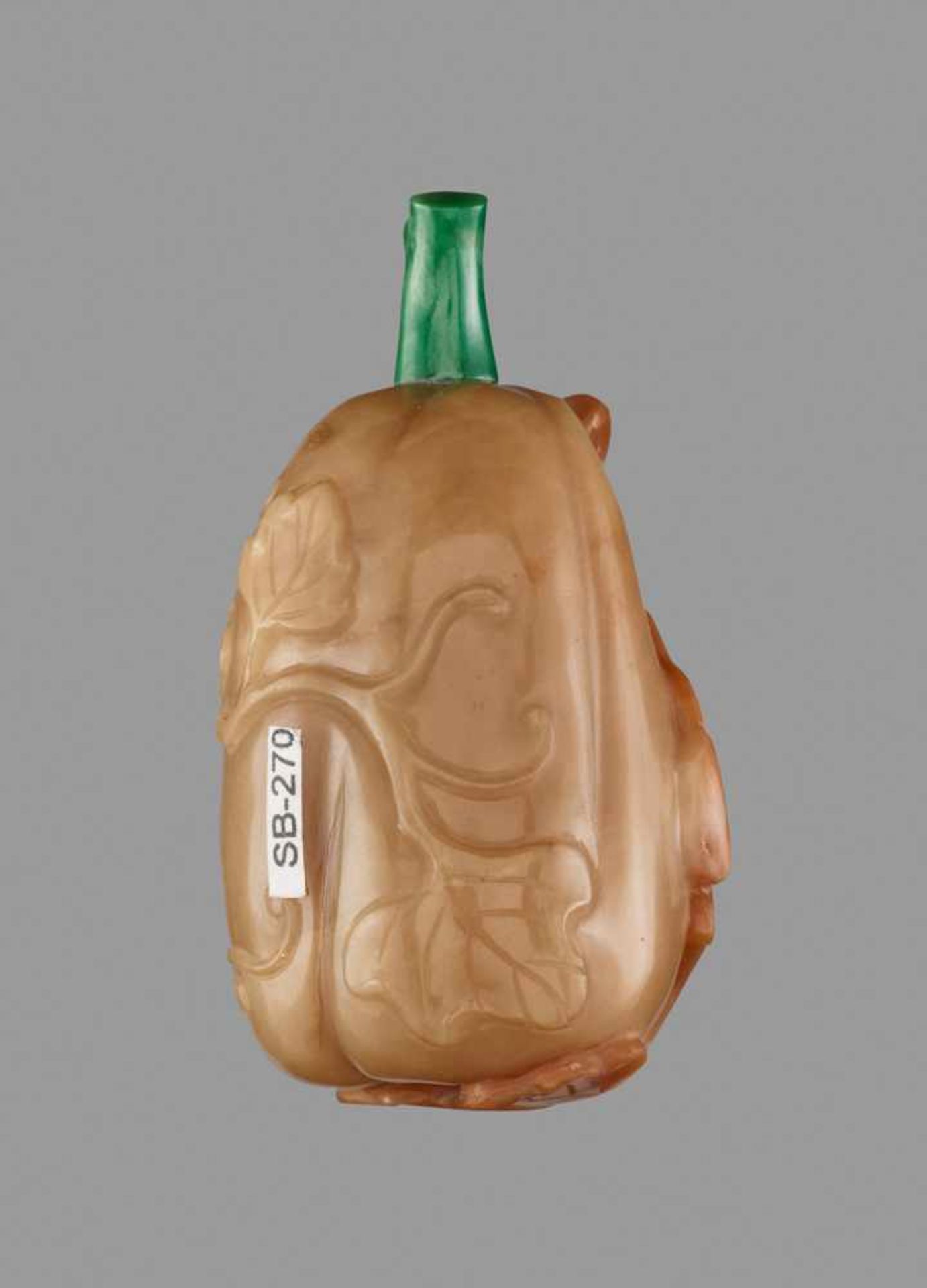 A CARVED AGATE ‘MELON AND LEAVES’ SNUFF BOTTLE, QING DYNASTY Agate of even caramel tone, with a - Image 5 of 7