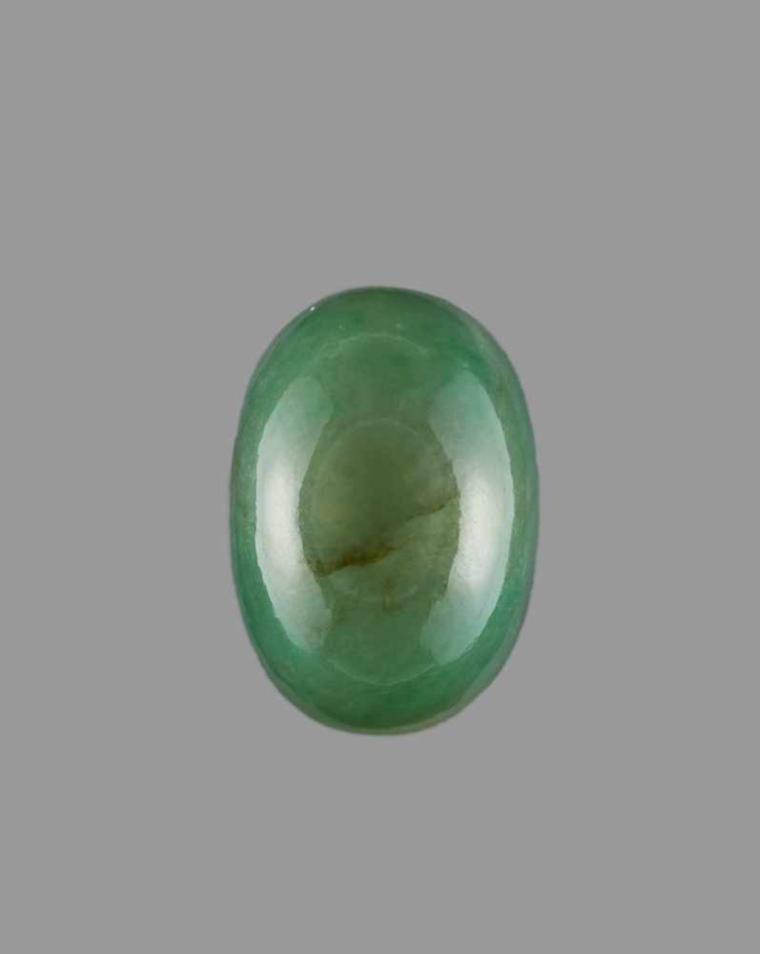 AN APPLE-GREEN JADEITE OVOID SNUFF BOTTLE, QING DYNASTY, 19TH CENTURY Jadeite. The semi- - Image 6 of 6