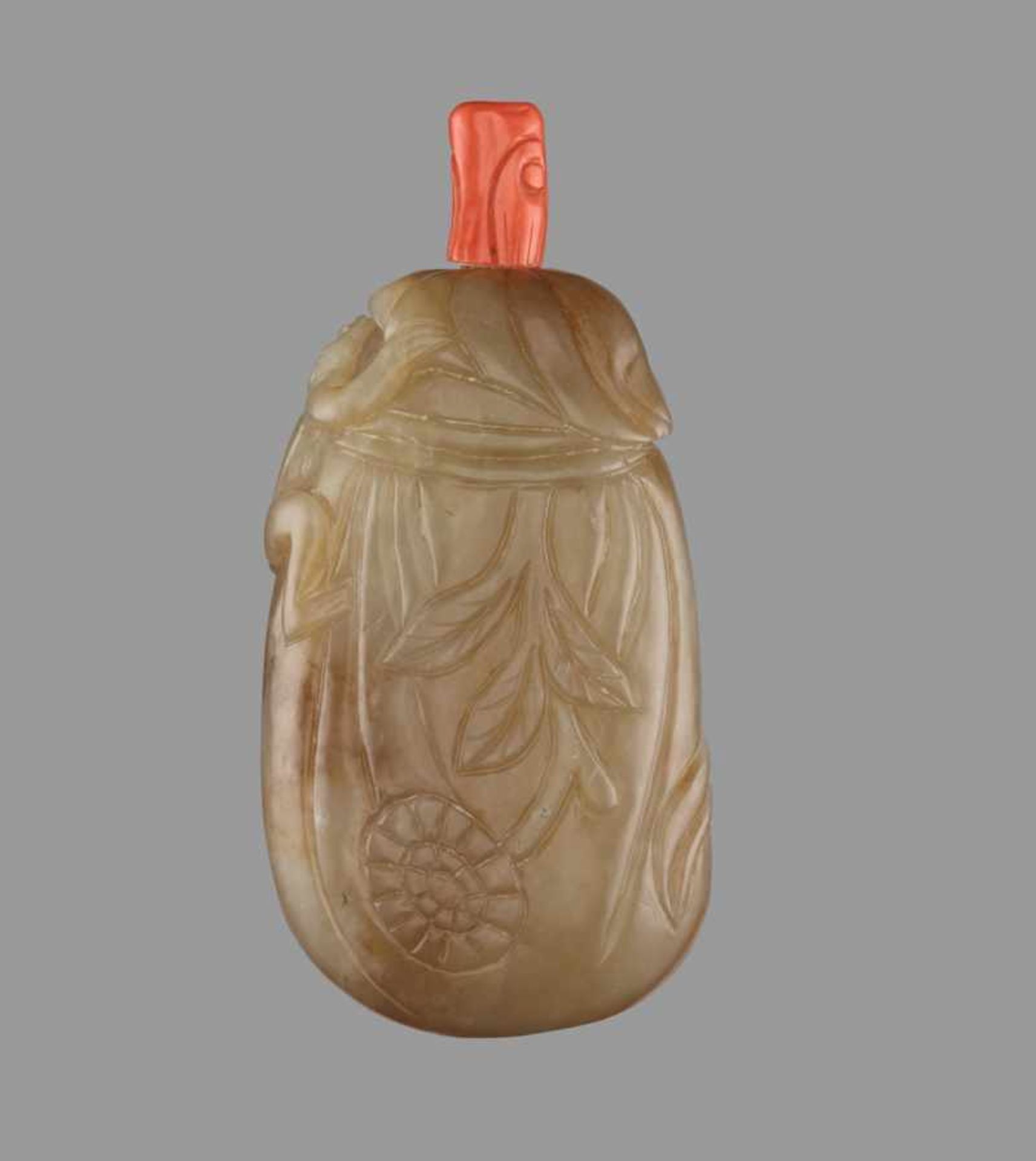 A CELADON AND RUSSET JADE ‘MONKEY AND SACK’ SNUFF BOTTLE Nephrite of celadon color with shades of - Image 2 of 7