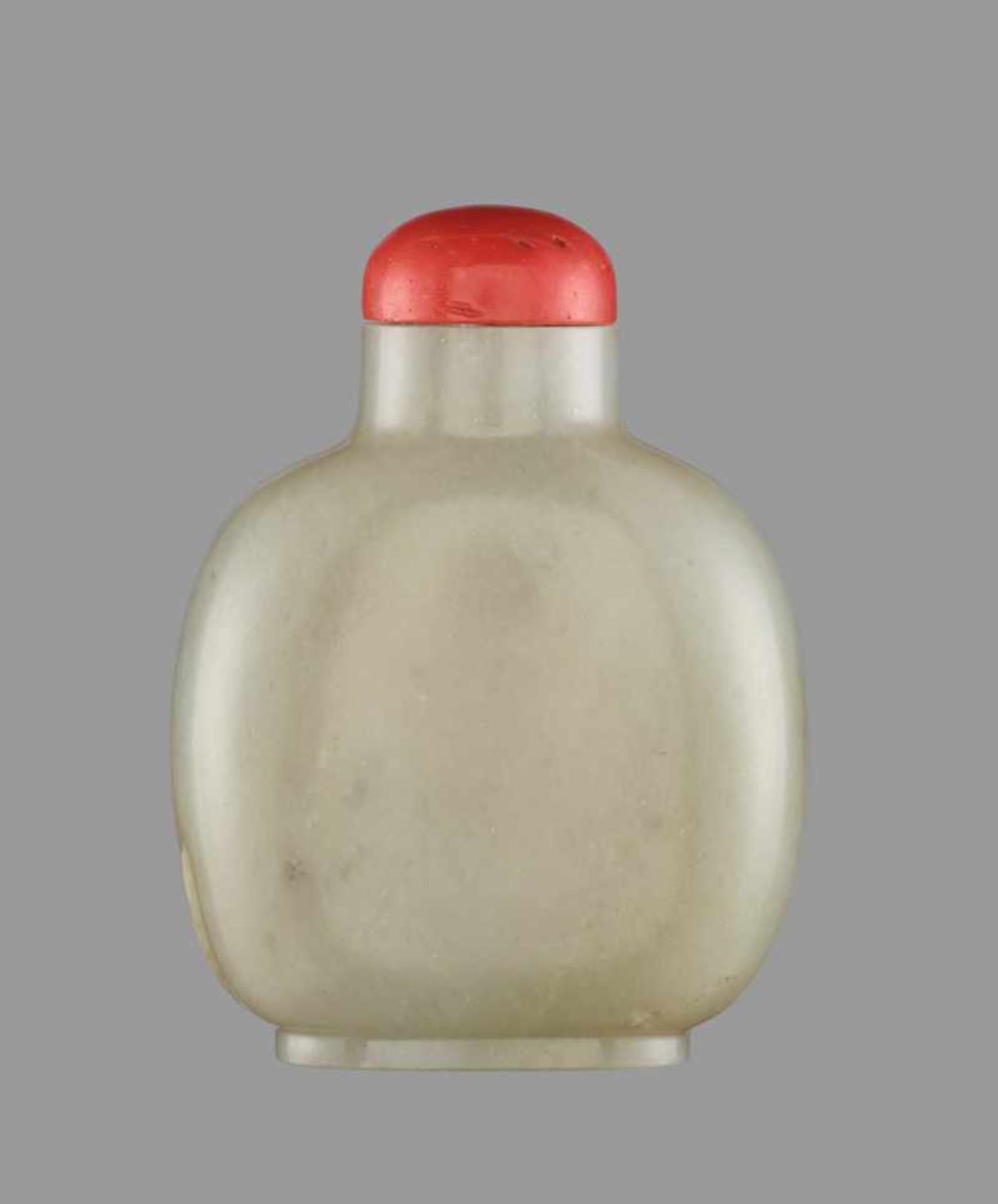 A WHITE AND RUSSET JADE ‘BAT AND PEACHES’ SNUFF BOTTLE Nephrite of even celadon color with a layer - Image 2 of 6