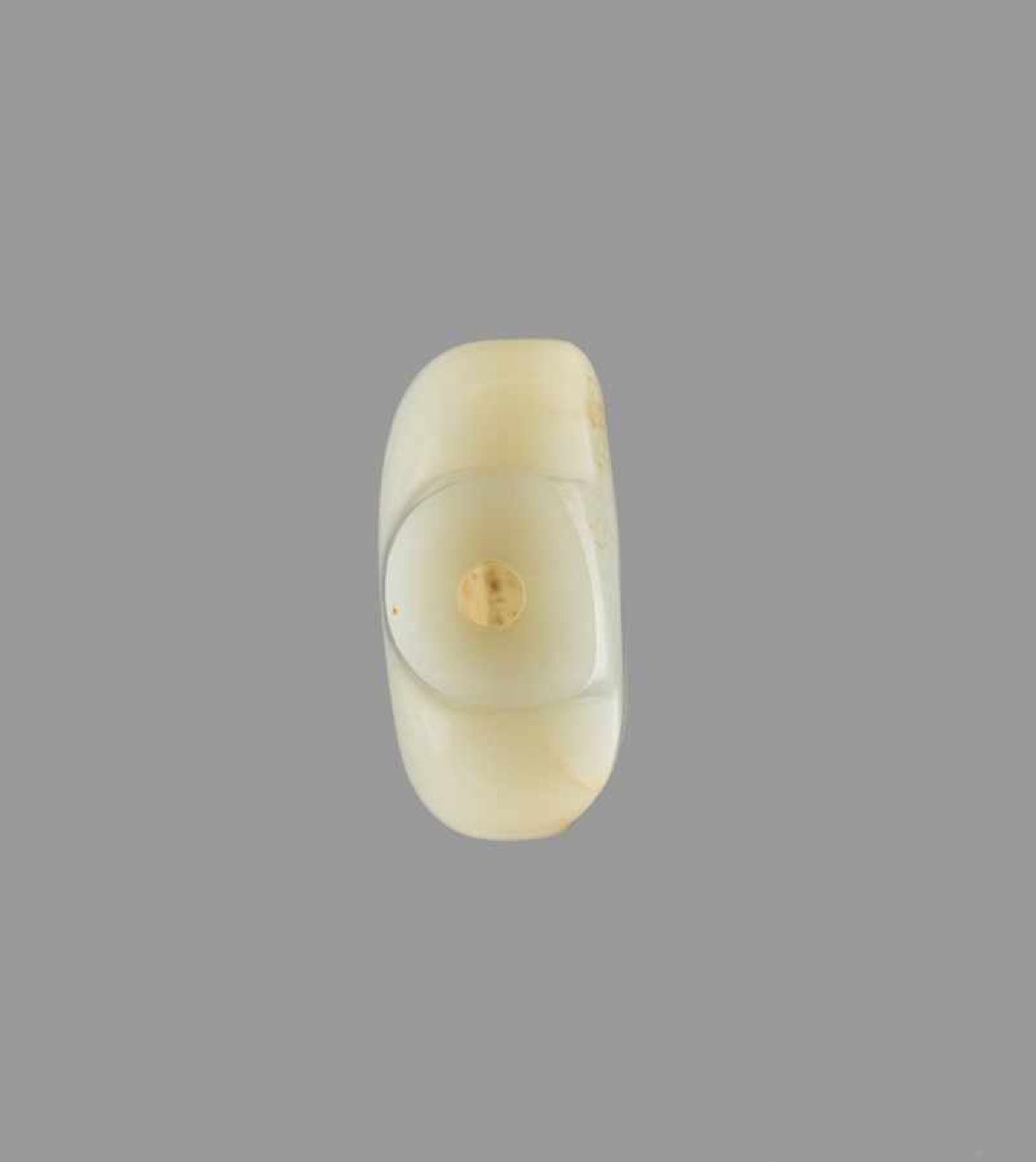 A PLAIN WHITE AND RUSSET JADE SNUFF BOTTLE White nephrite with clouds of russet, good hand polish. - Image 5 of 6