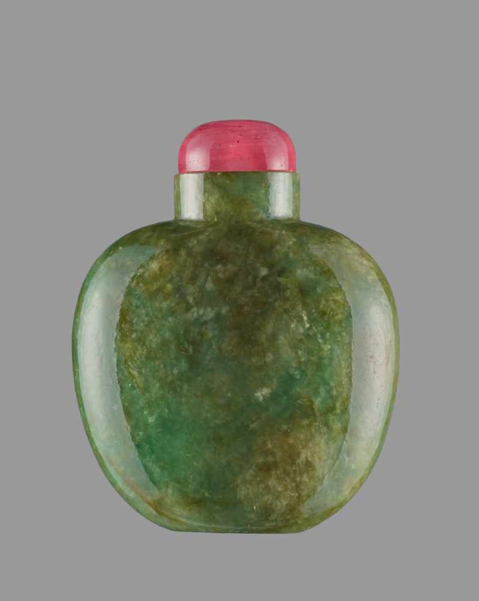 AN APPLE-GREEN JADEITE SNUFF BOTTLE WITH IRIDESCENT SILVERY STREAKS Mottled jadeite with a well- - Image 2 of 6