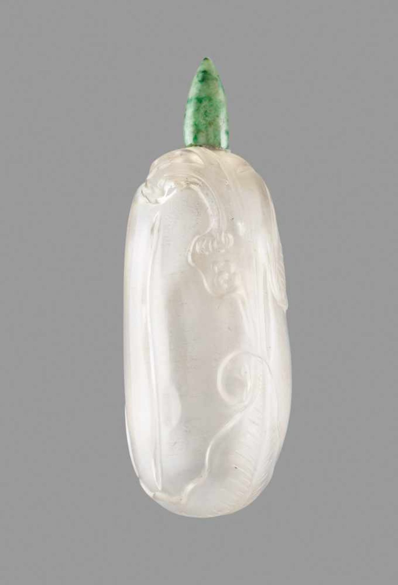 A CRYSTAL 'GOURD AND VINE' SNUFF BOTTLE, EARLY 19TH CENTURY Rock crystal of pure translucent - Image 3 of 6