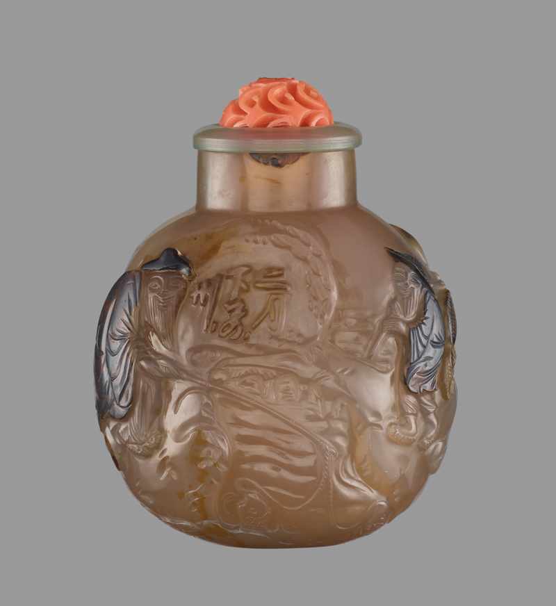 AN INSCRIBED CHALCEDONY 'FISHERMEN' SNUFF BOTTLE, SUZHOU, SCHOOL OF ZHITING, QING DYNASTY