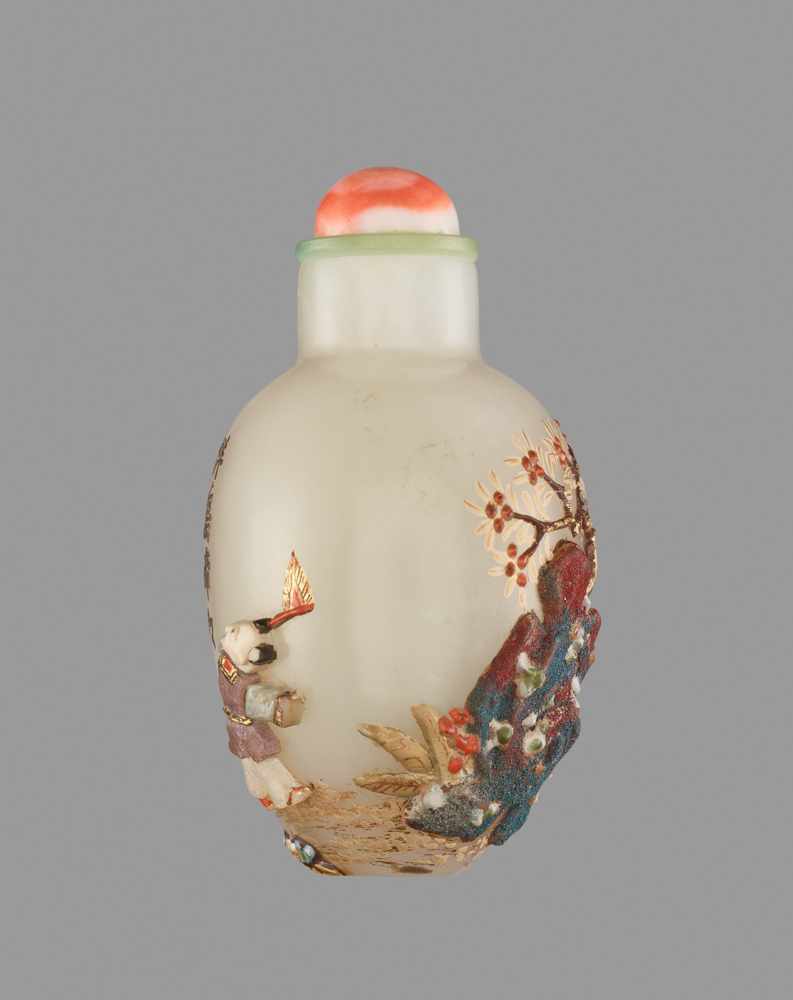 AN EMBELLISHED AND INSCRIBED PALE CELADON JADE “FLOCK OF BIRDS” SNUFF BOTTLE Pale celadon nephrite - Image 4 of 6