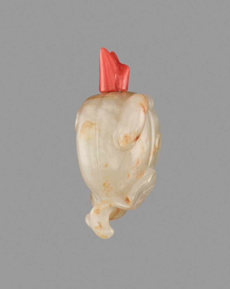 A NEPHRITE 'SQUIRREL AND MELON' SNUFF BOTTLE, 1770-1870 Nephrite of celadon color with russet - Image 3 of 6