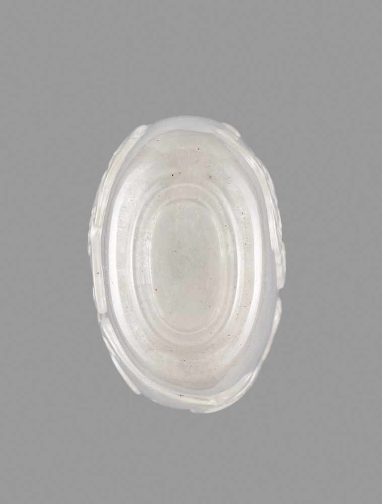 A ROCK CRYSTAL ‘BATS AND QILONG’ SNUFF BOTTLE, QING DYNASTY Clear rock crystal, with a cloudy ‘ice - Image 6 of 6