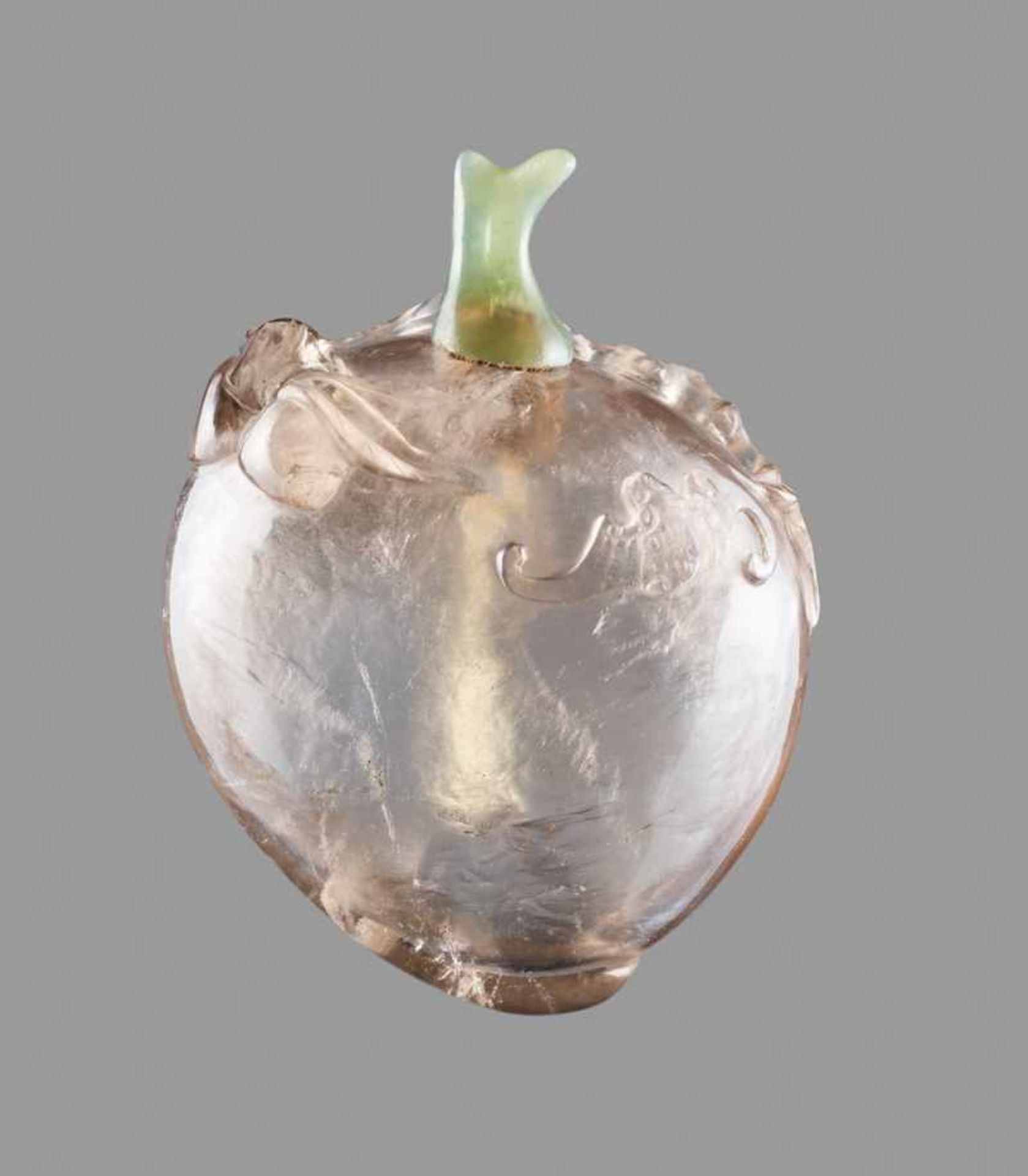 A SMOKEY CRYSTAL 'PEACH' SNUFF BOTTLE, 1740-1880 Smokey crystal, the translucent stone of elegant - Image 2 of 6