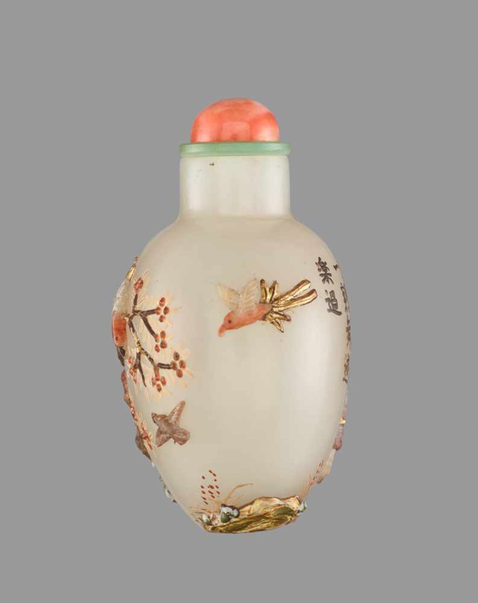 AN EMBELLISHED AND INSCRIBED PALE CELADON JADE “FLOCK OF BIRDS” SNUFF BOTTLE Pale celadon nephrite - Bild 3 aus 6