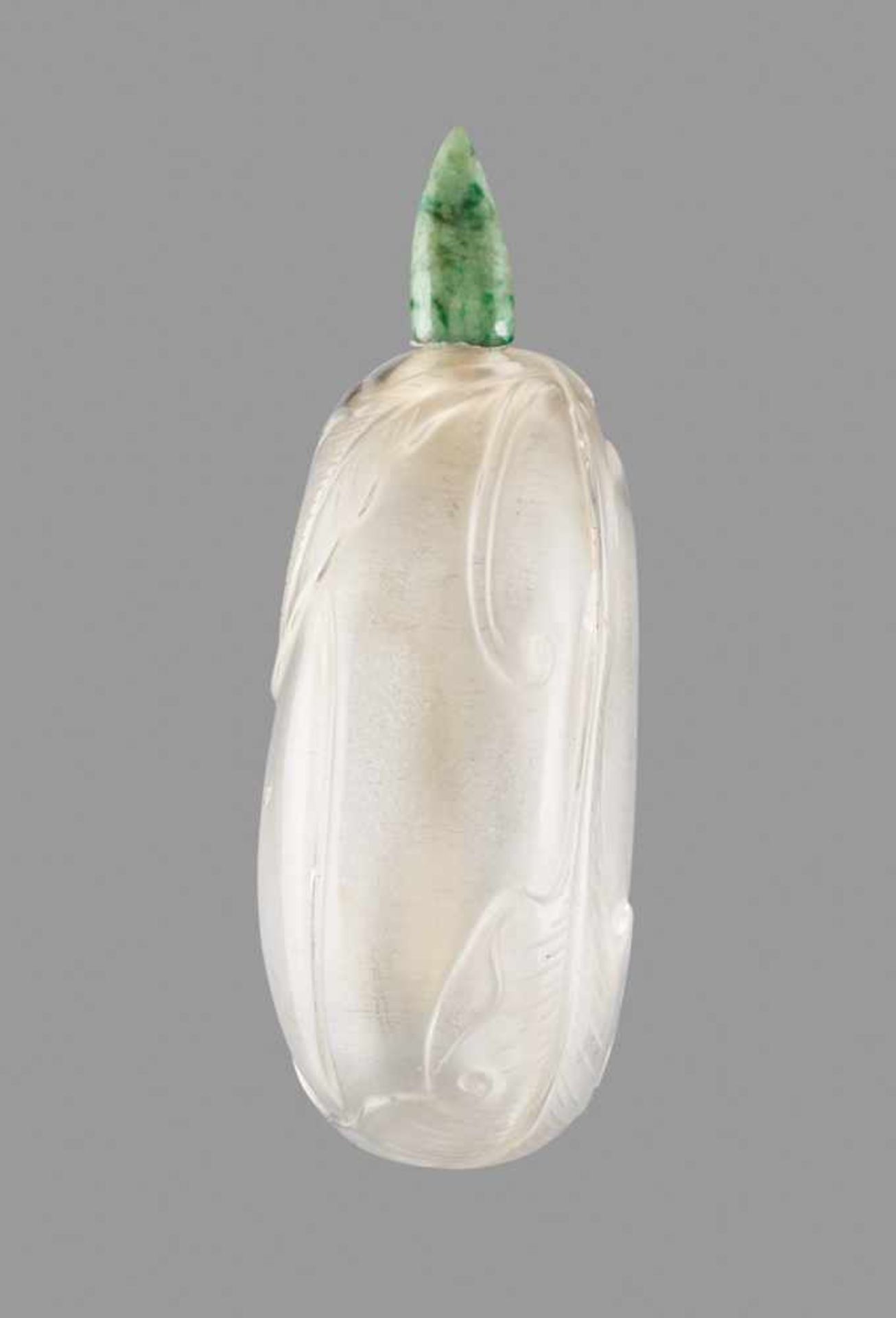 A CRYSTAL 'GOURD AND VINE' SNUFF BOTTLE, EARLY 19TH CENTURY Rock crystal of pure translucent - Image 4 of 6