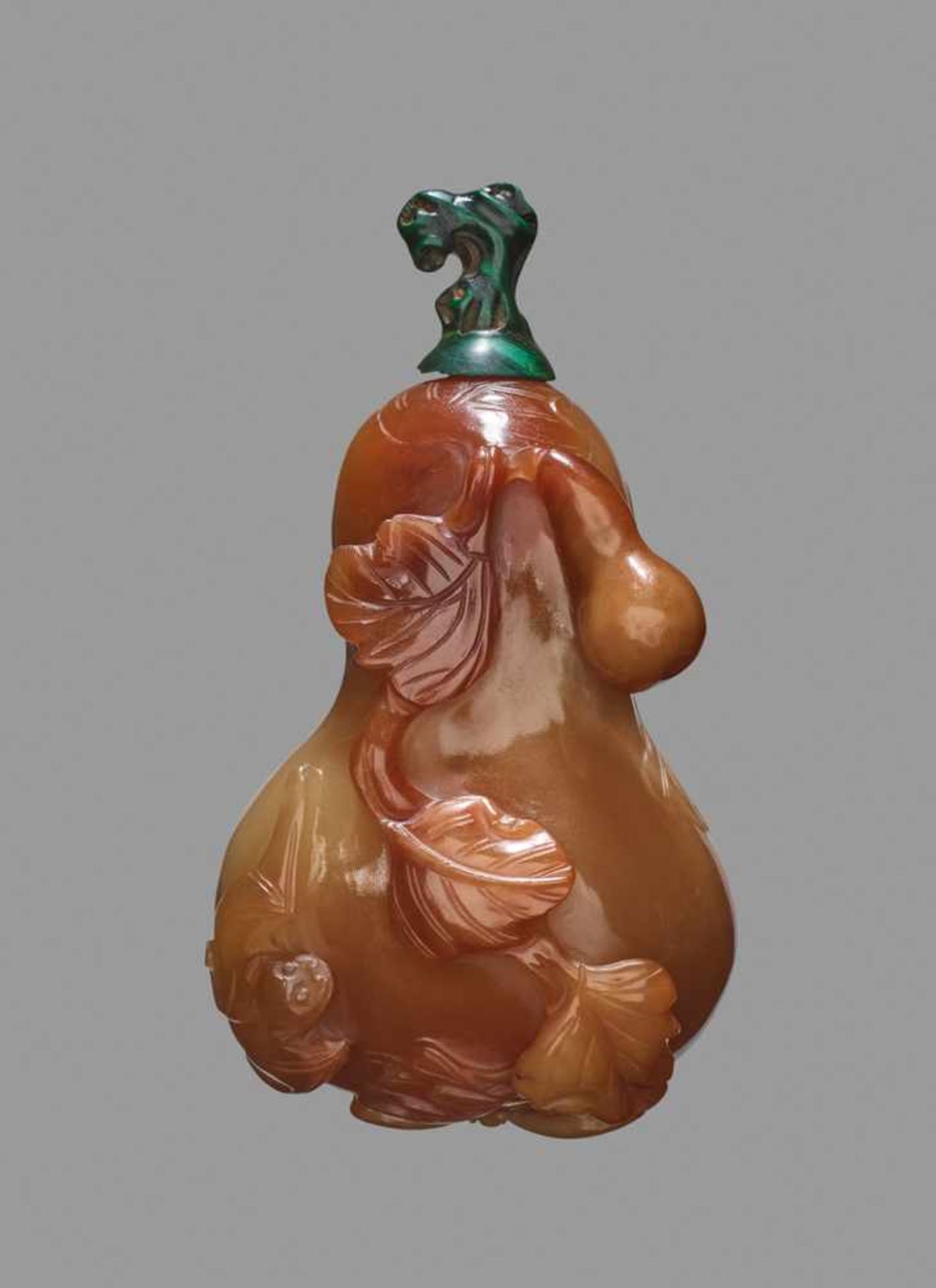 A CARVED AGATE 'DOUBLE GOURD' SNUFF BOTTLE, QING DYNASTY Agate, of even honey tone, with smooth hand