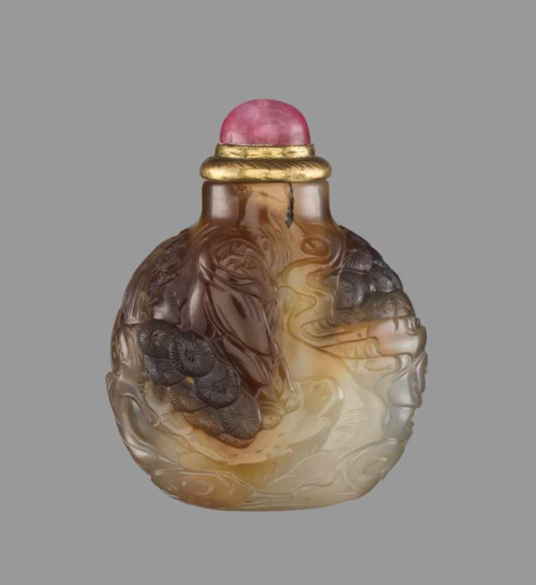 AN AGATE ‘BODHIDHARMA’ SNUFF BOTTLE, SUZHOU, SCHOOL OF ZHITING Agate, of various tones from - Image 2 of 6