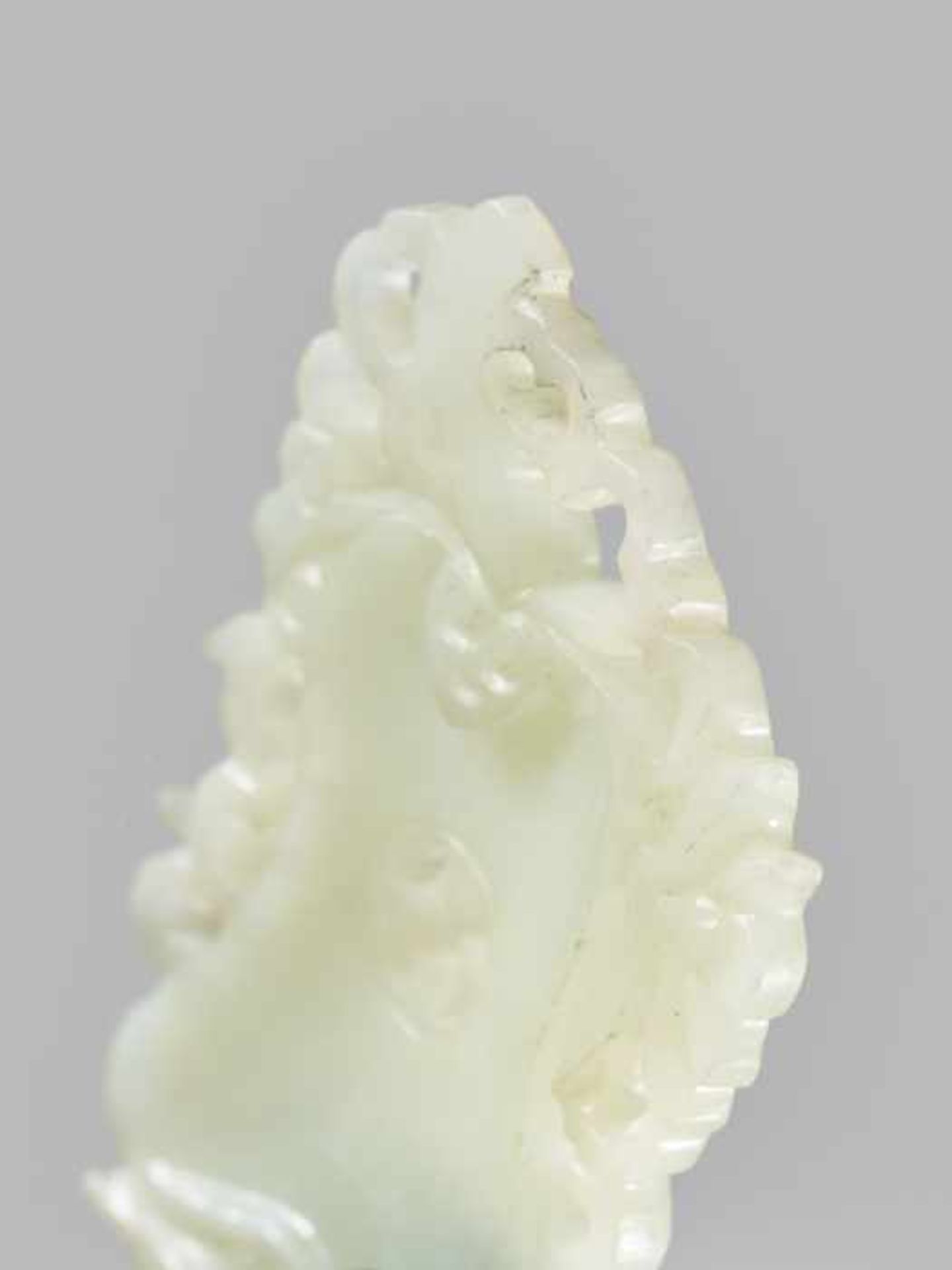 A WHITE JADE ‘GOURD’ PENDANT, QING DYNASTY Semi-translucent celadon-white jadeite. China, late - Image 3 of 4